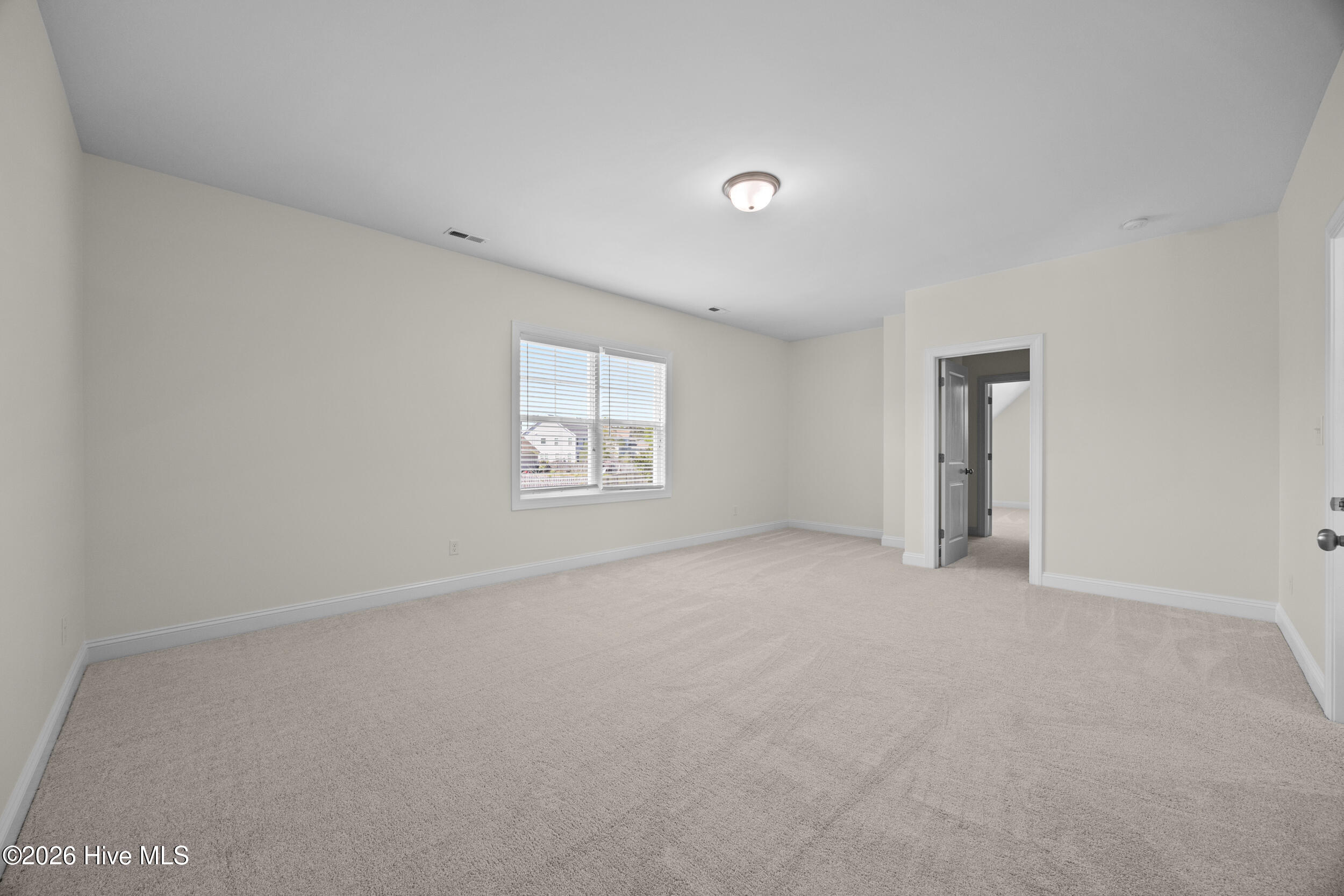 100568241 | Photo 44