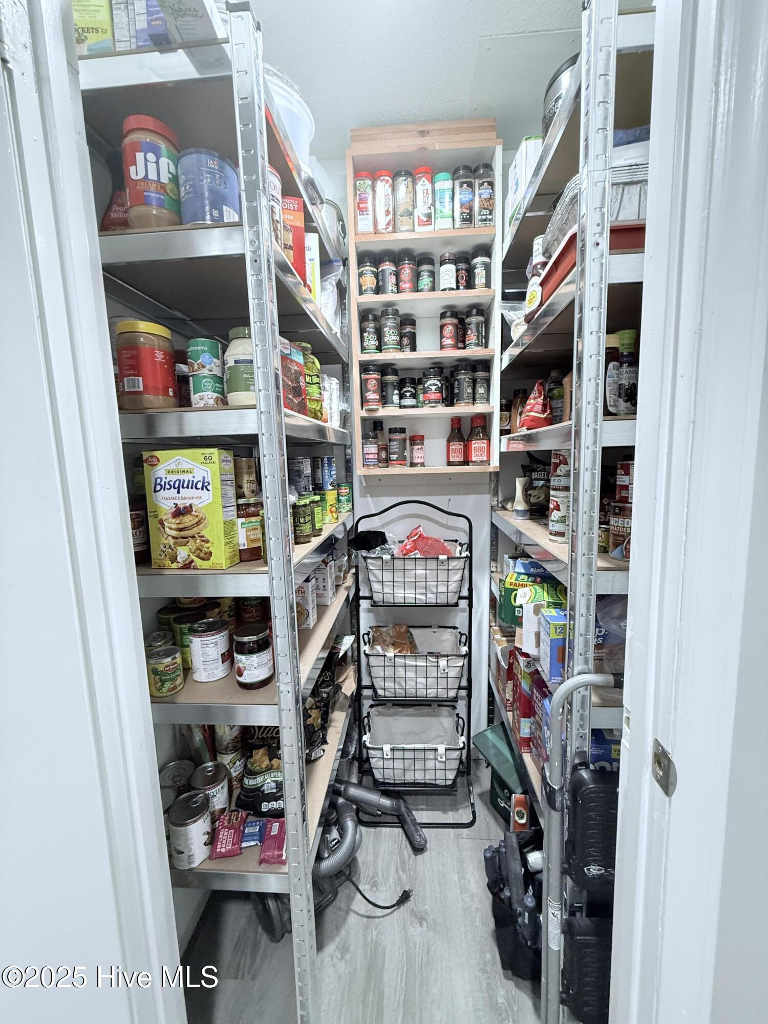 100530009 | Photo 32