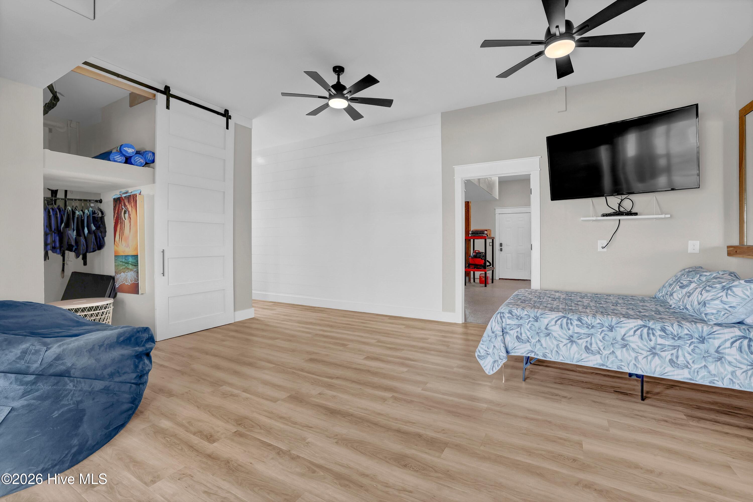 100564139 | Photo 45