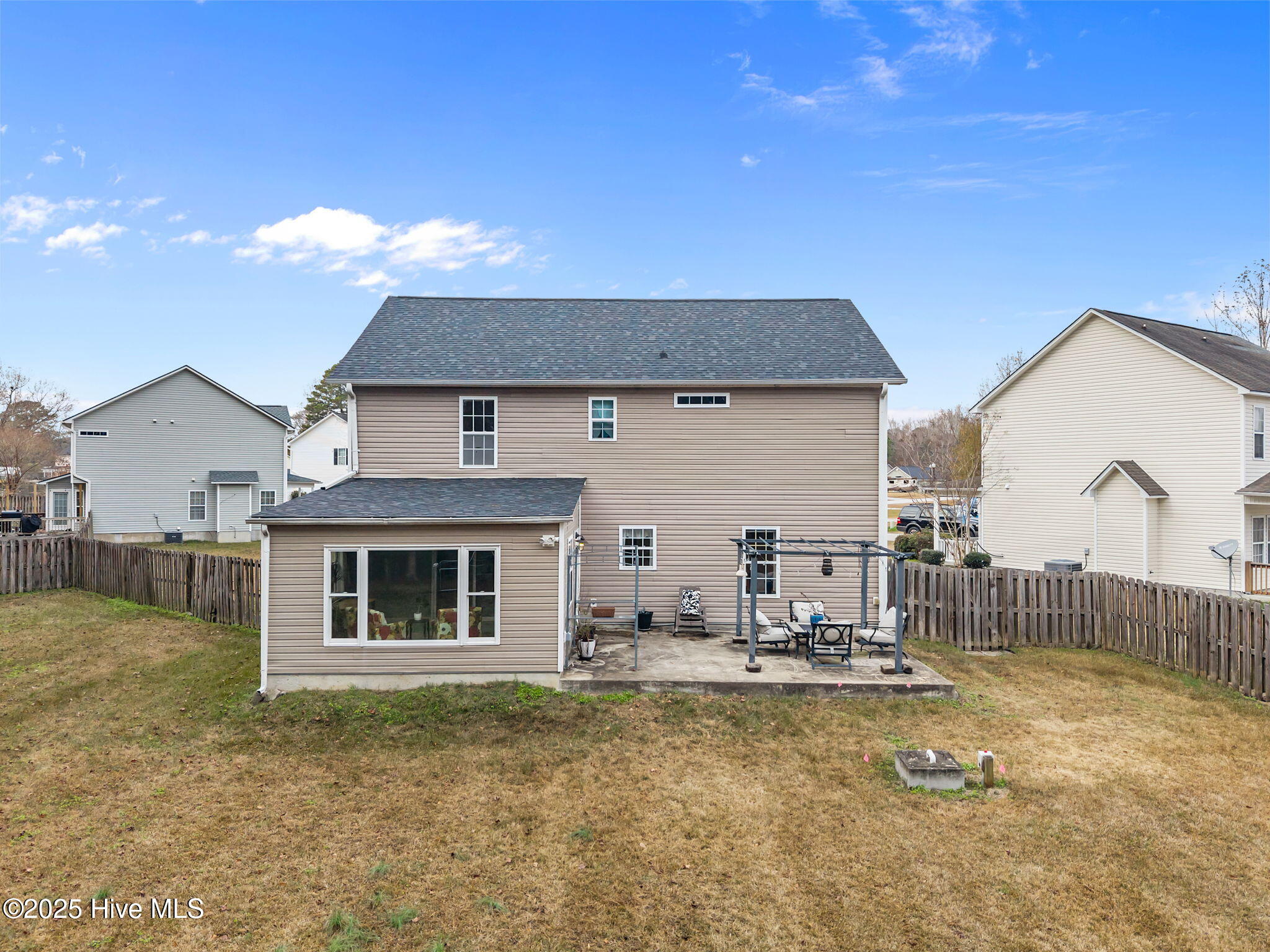 100544220 | Photo 23