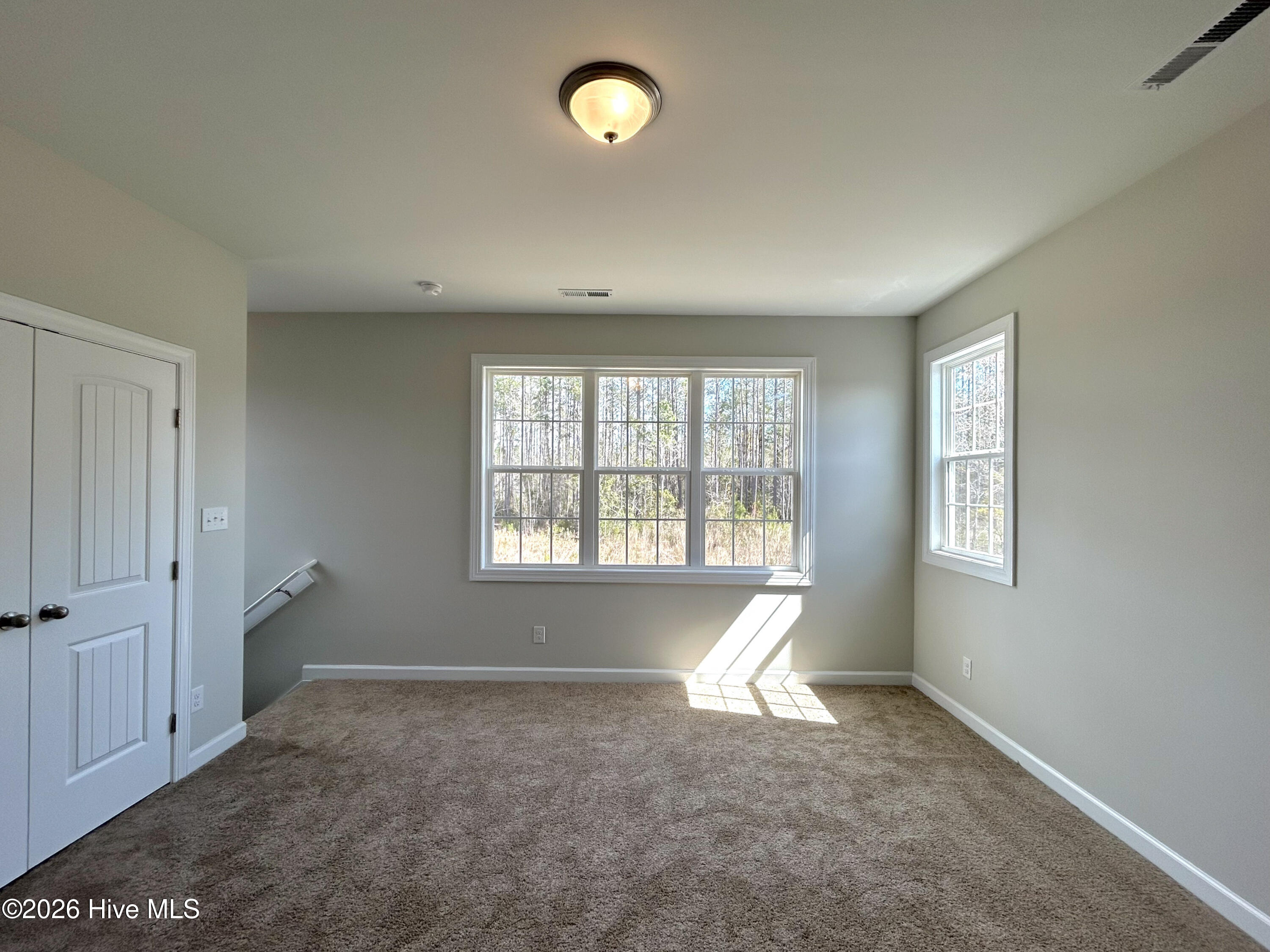 100560362 | Photo 60