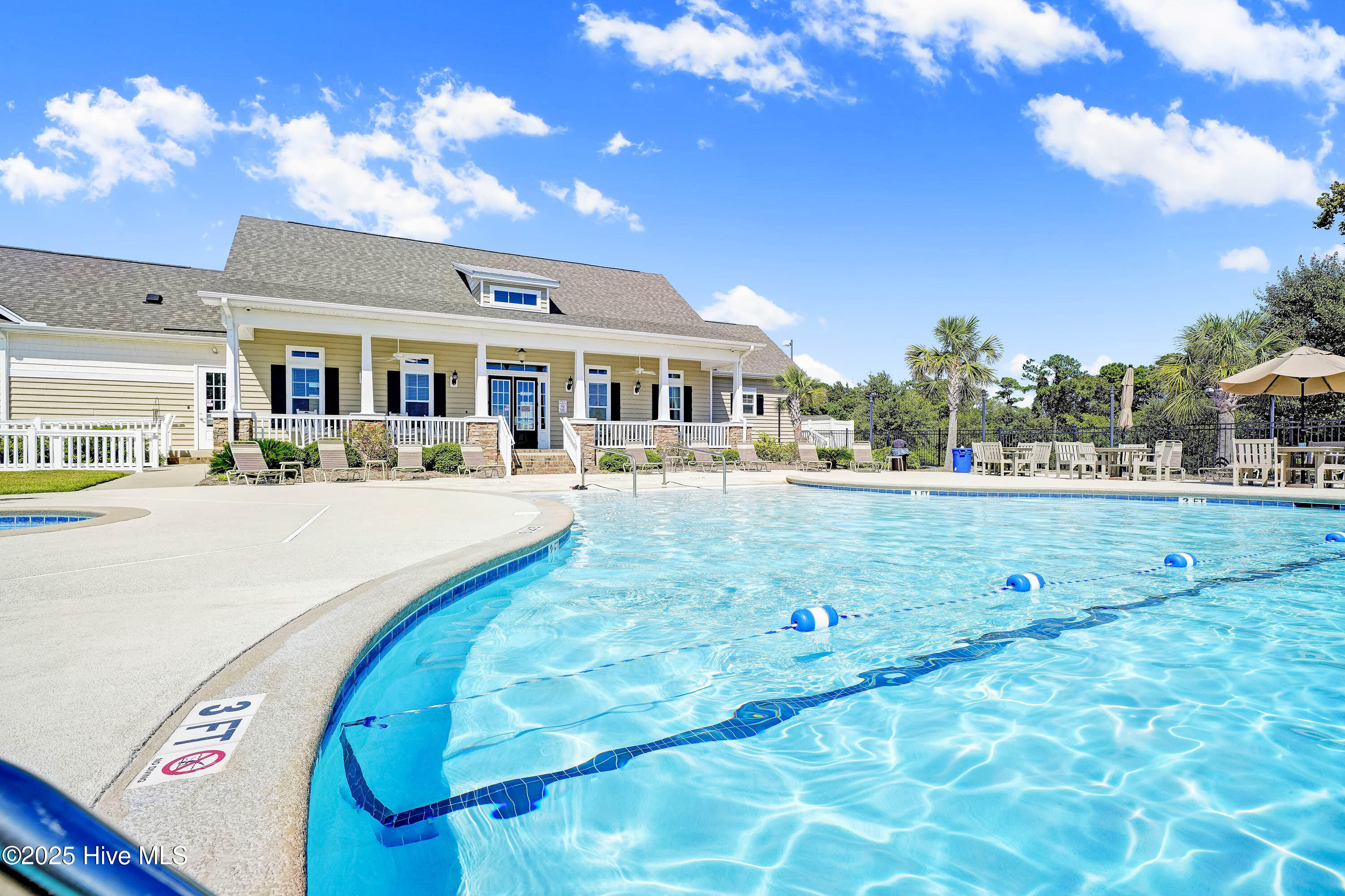 100537515 | Photo 13