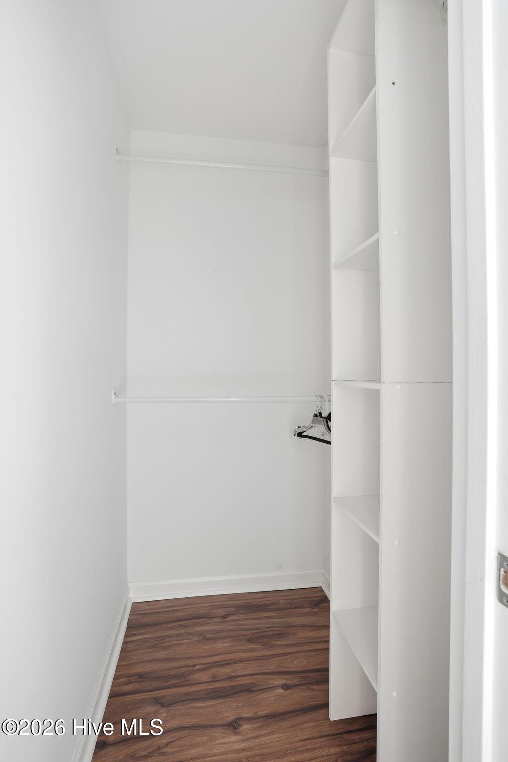 100557283 | Photo 32