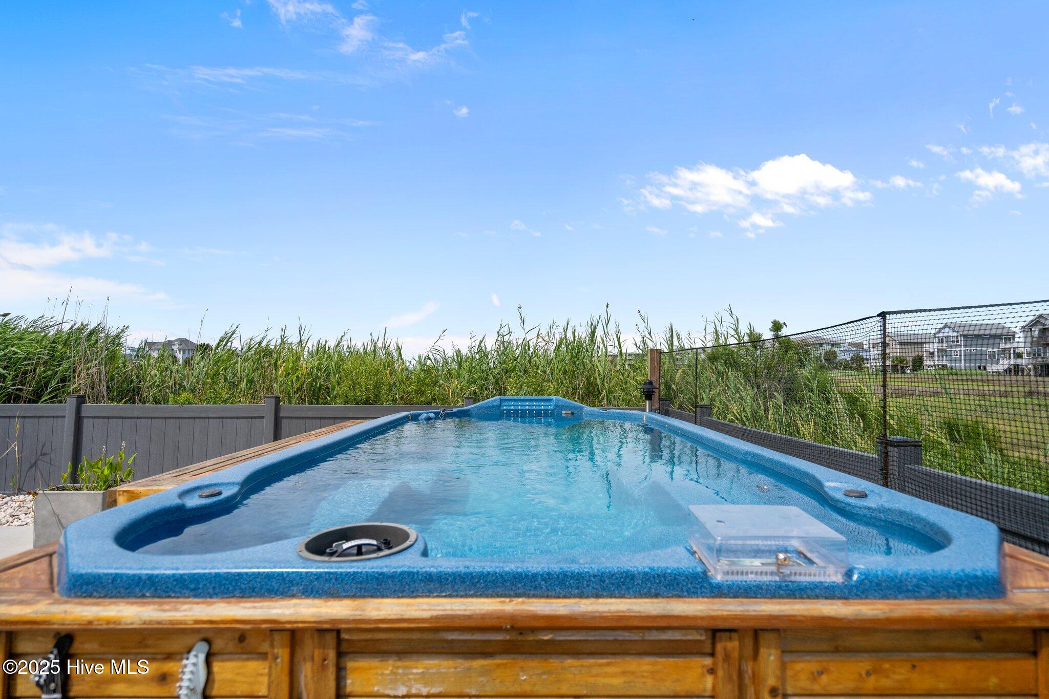 100514029 | Photo 75