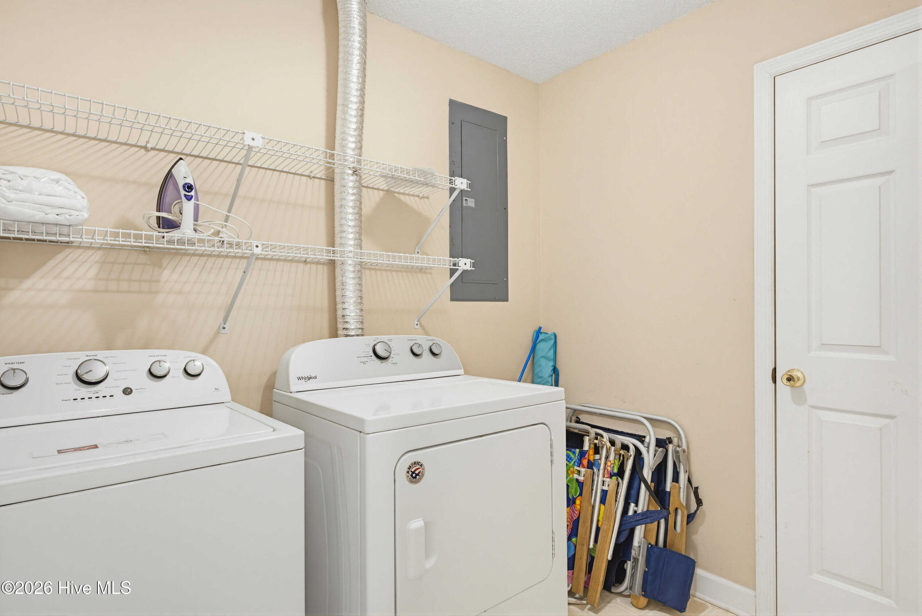 100566316 | Photo 26