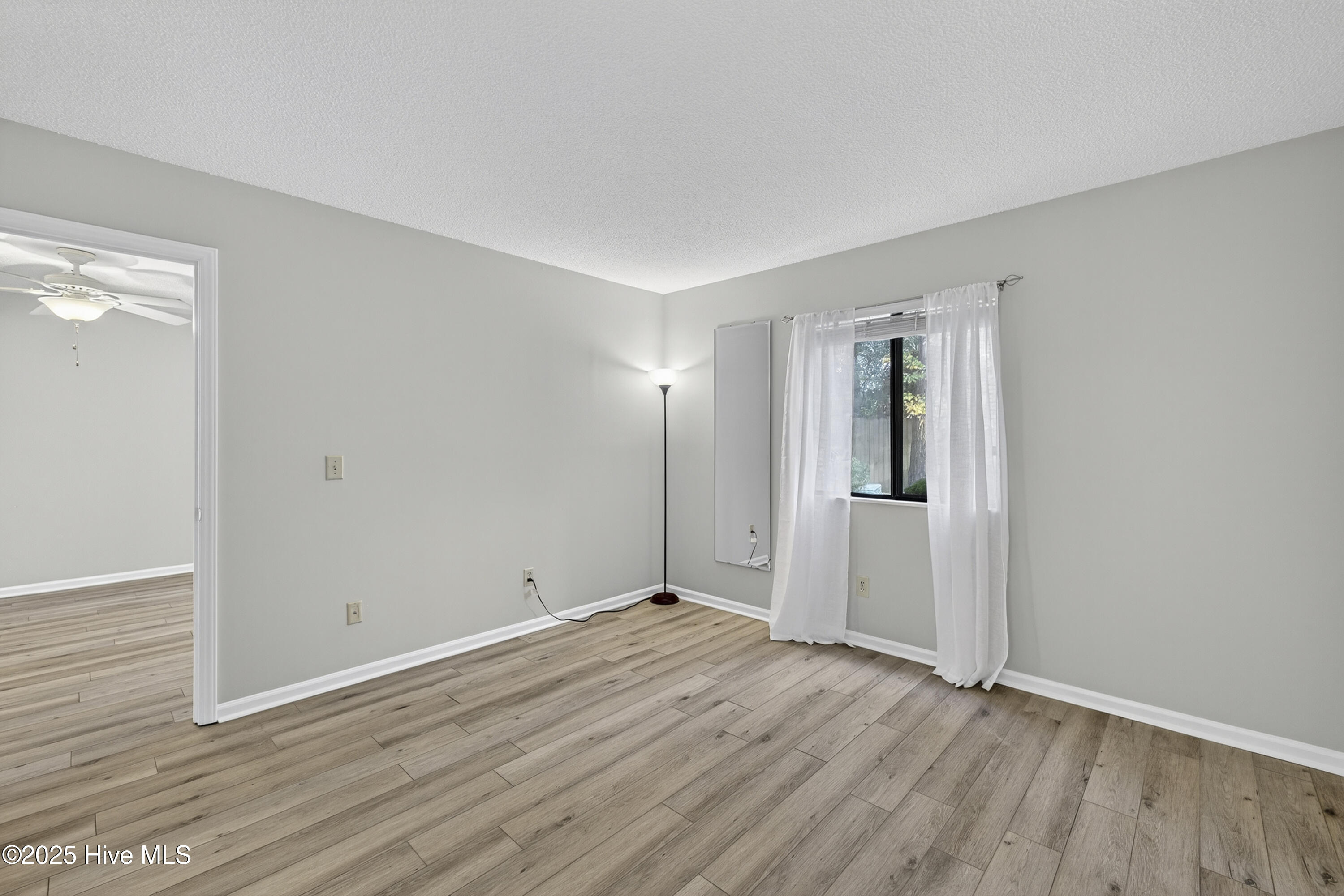 100542776 | Photo 30