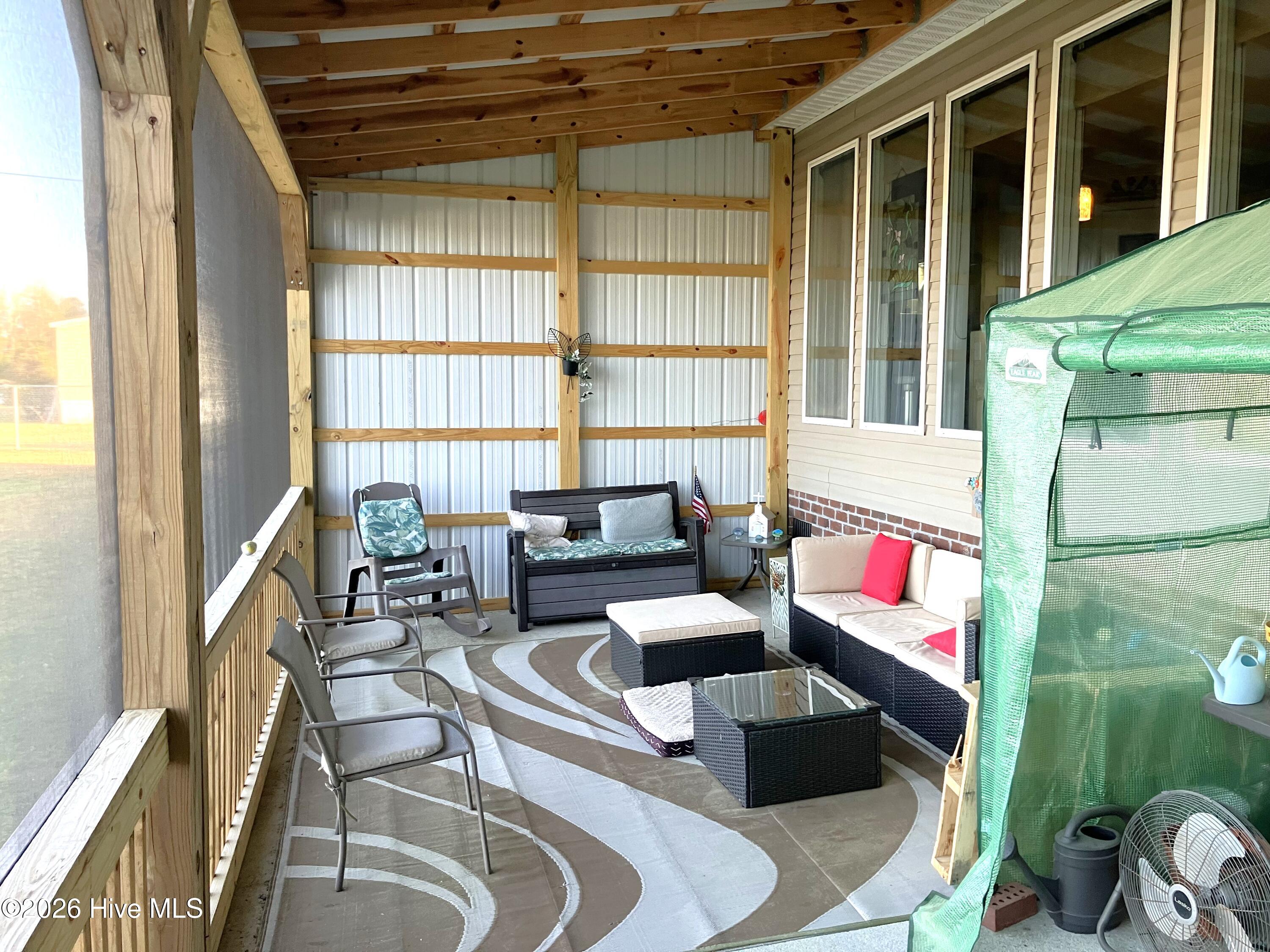 1406 White Oak River Road,Maysville
