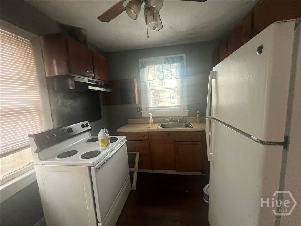 Homes for sale in Savannah, GA | 414 S Baldwin Cir, Savannah, GA 31405 | MLS# SA350736