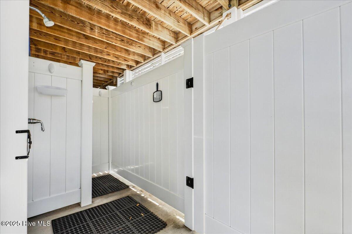 100540409 | Photo 59