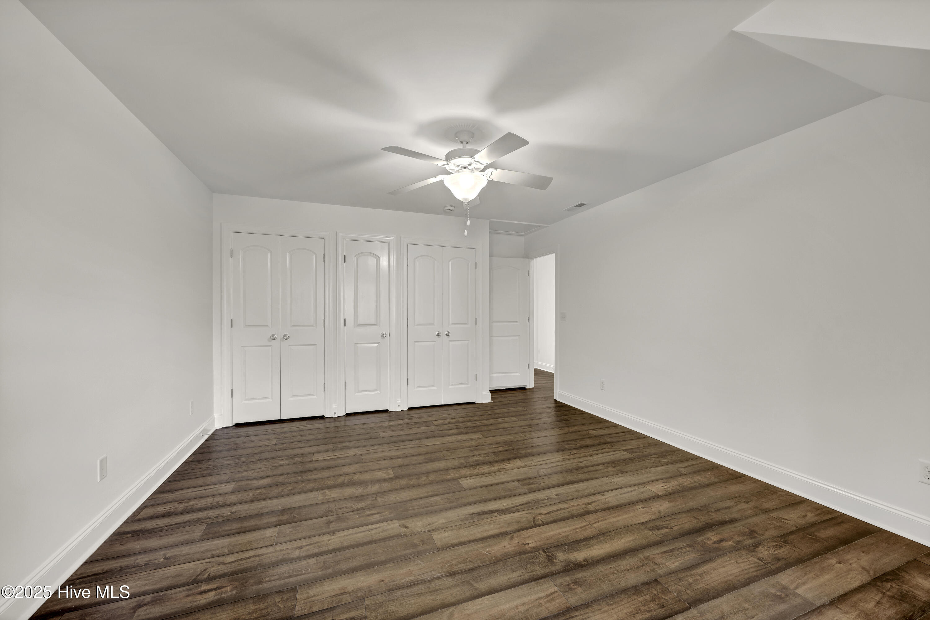 100543175 | Photo 24