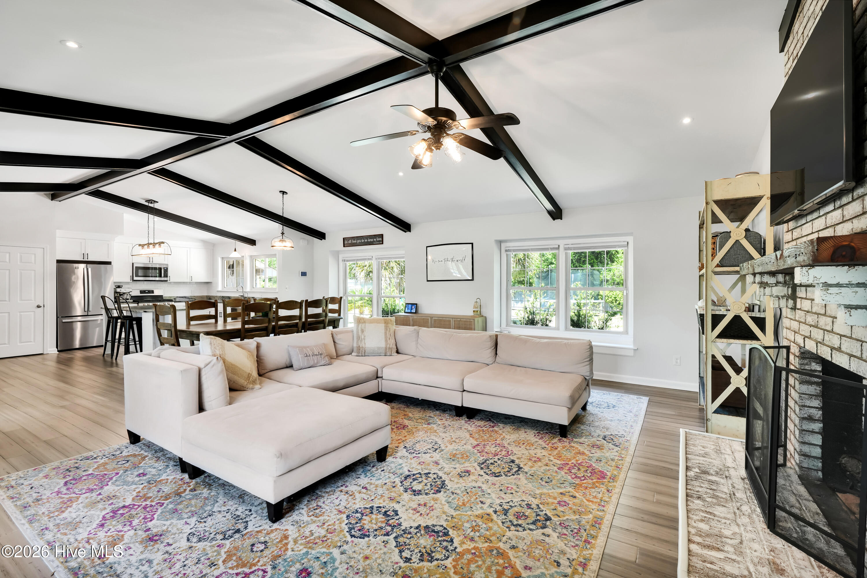 100567428 | Photo 10