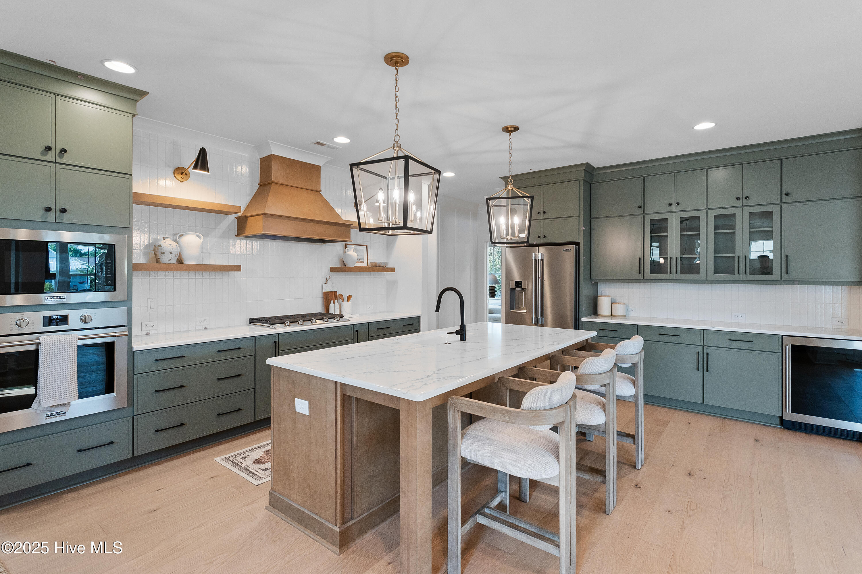 100471123 | Photo 19