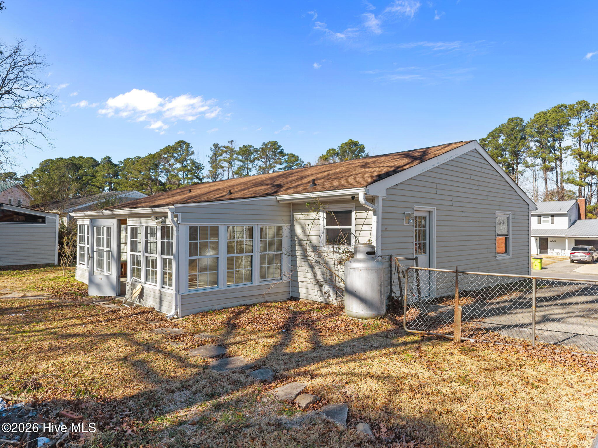 100549992 | Photo 30