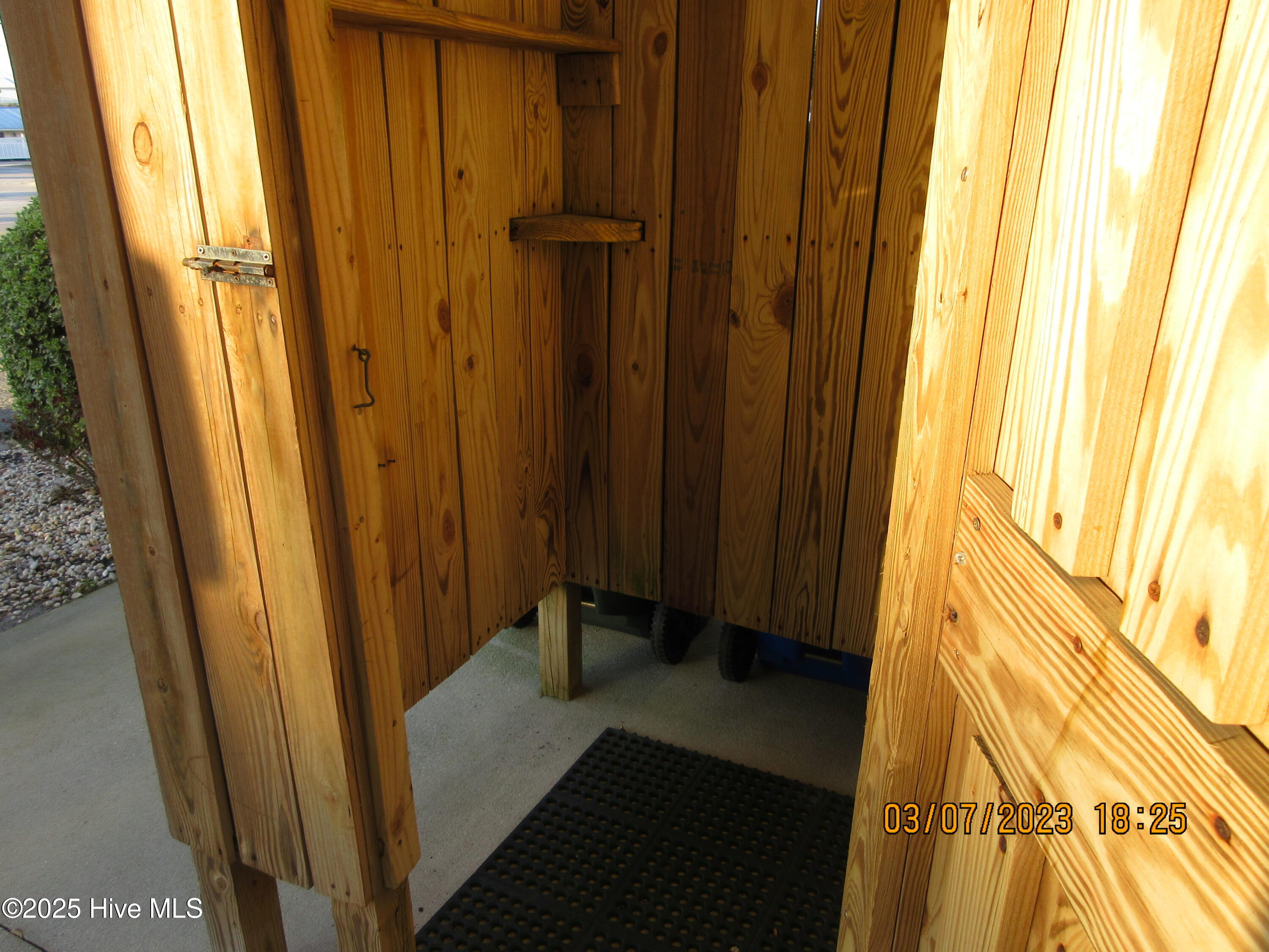 100525203 | Photo 10