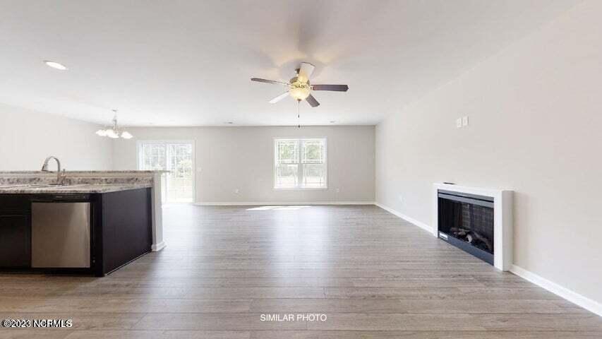 100518154 | Photo 25