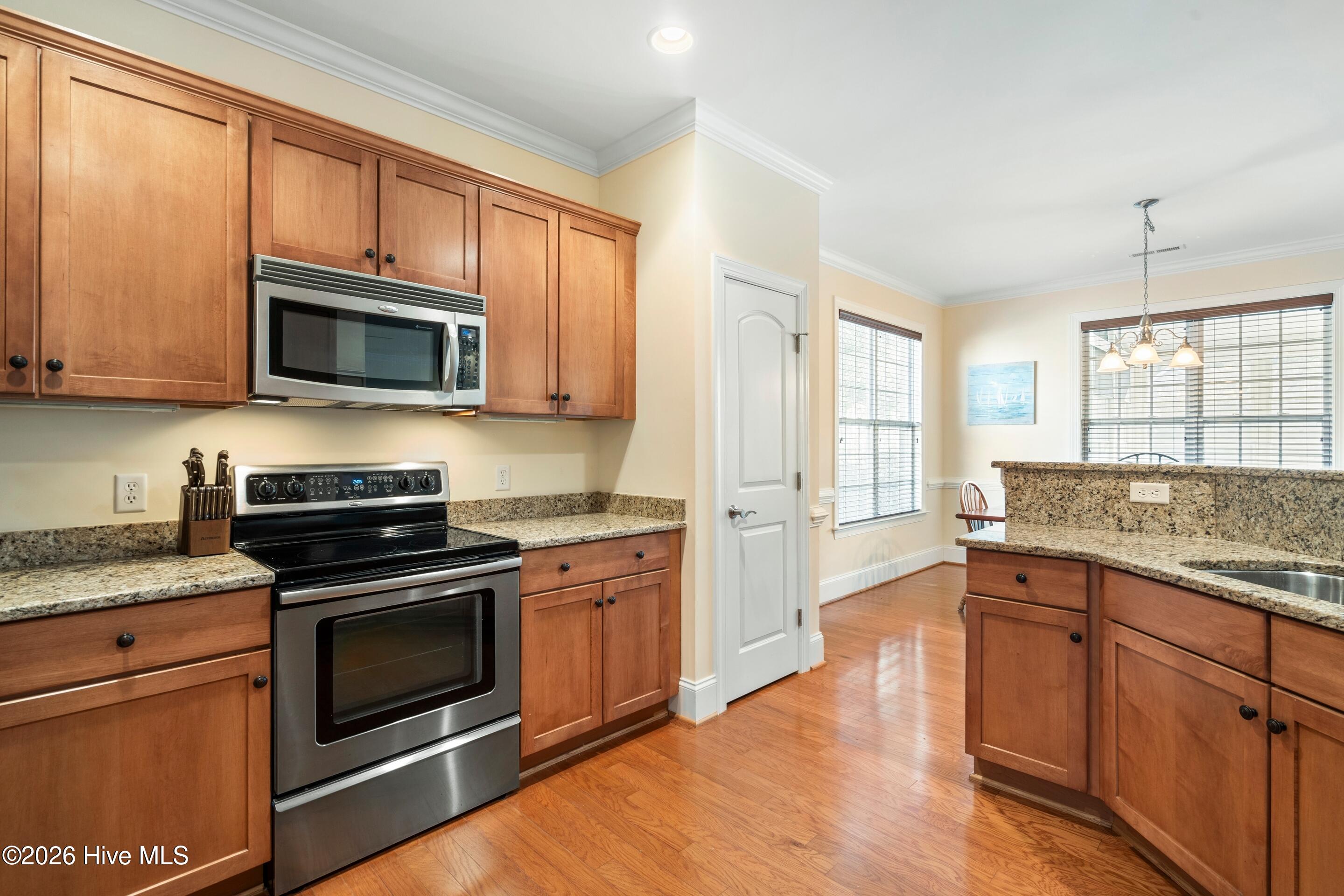 100550560 | Photo 28