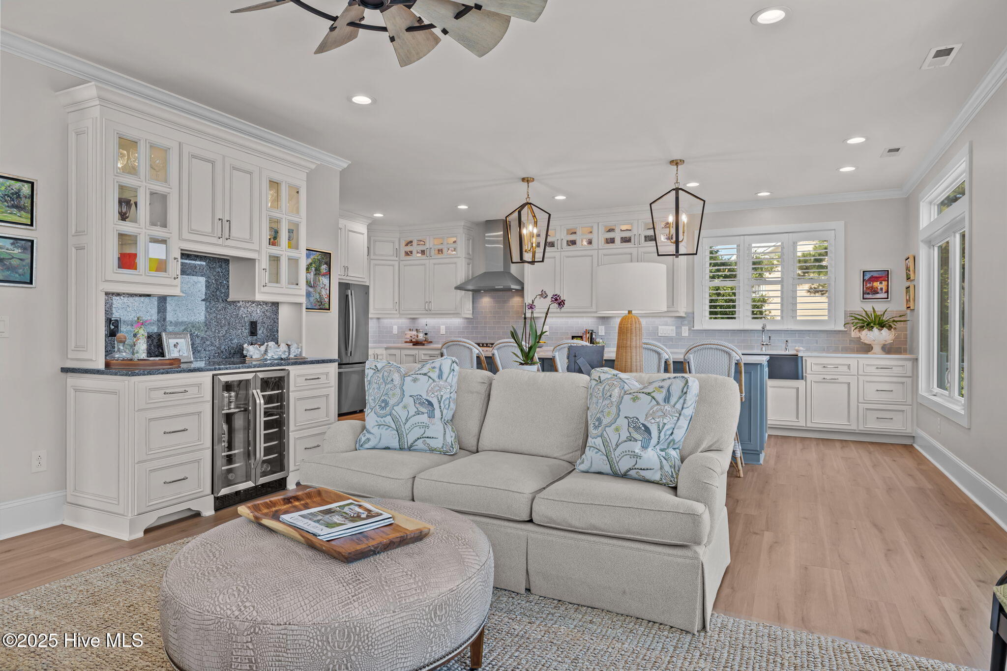 100549920 | Photo 33