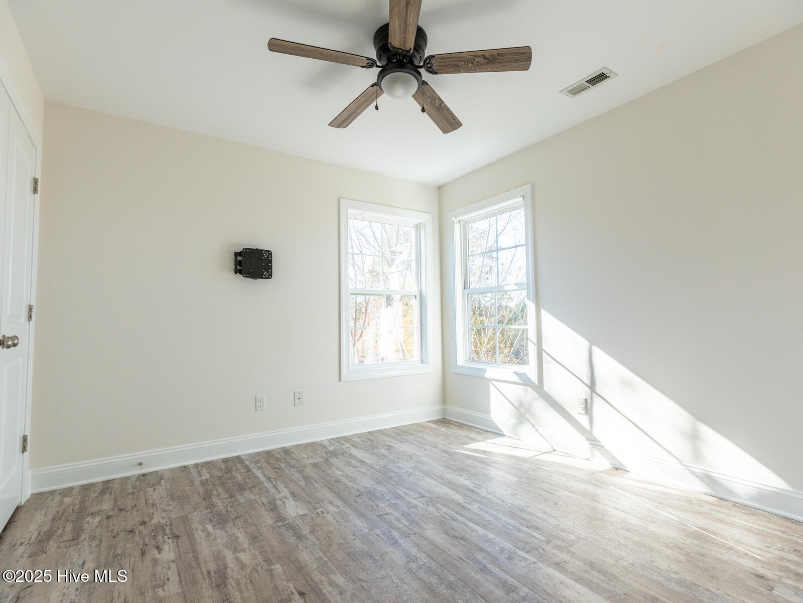 100546251 | Photo 37