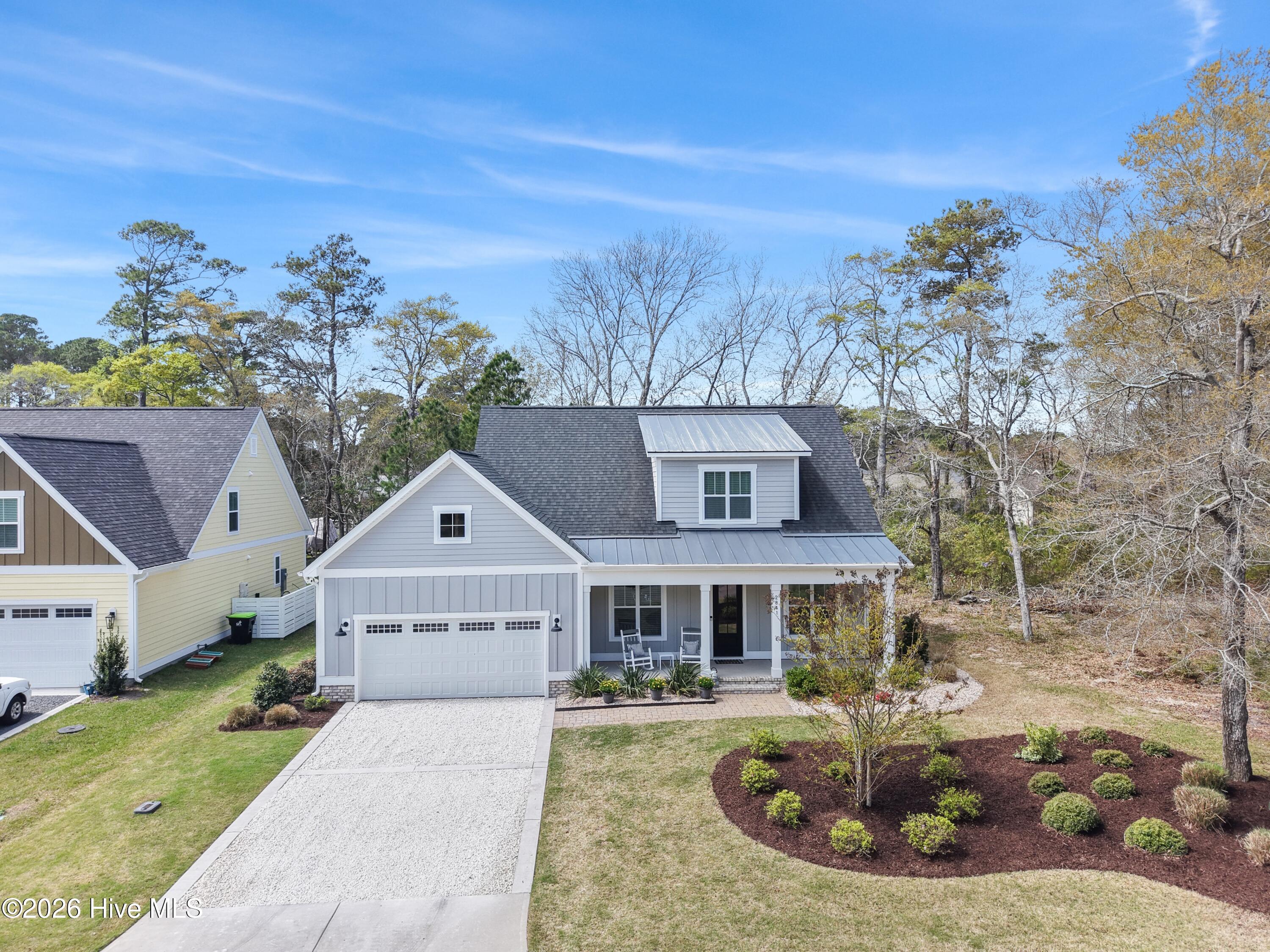 100565017 | Photo 53