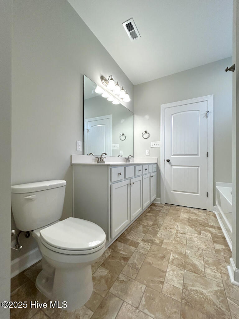 100562830 | Photo 41