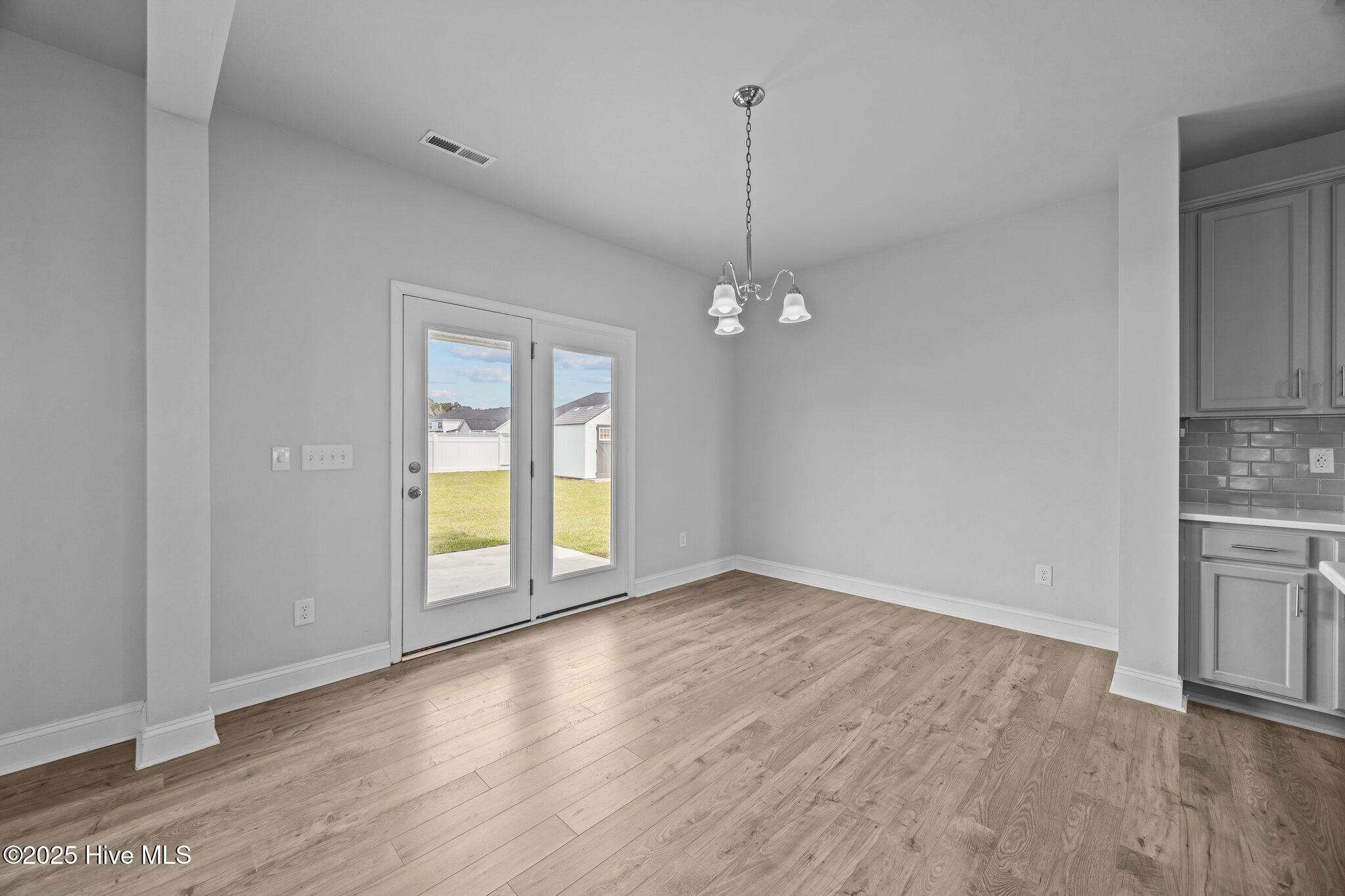 100503242 | Photo 15