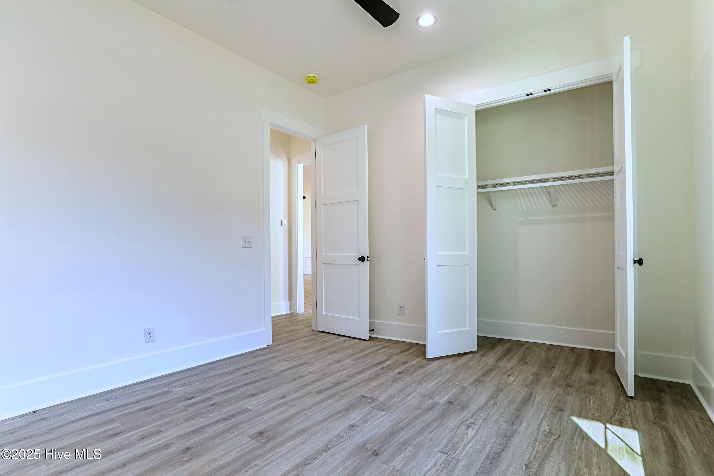 100535738 | Photo 11