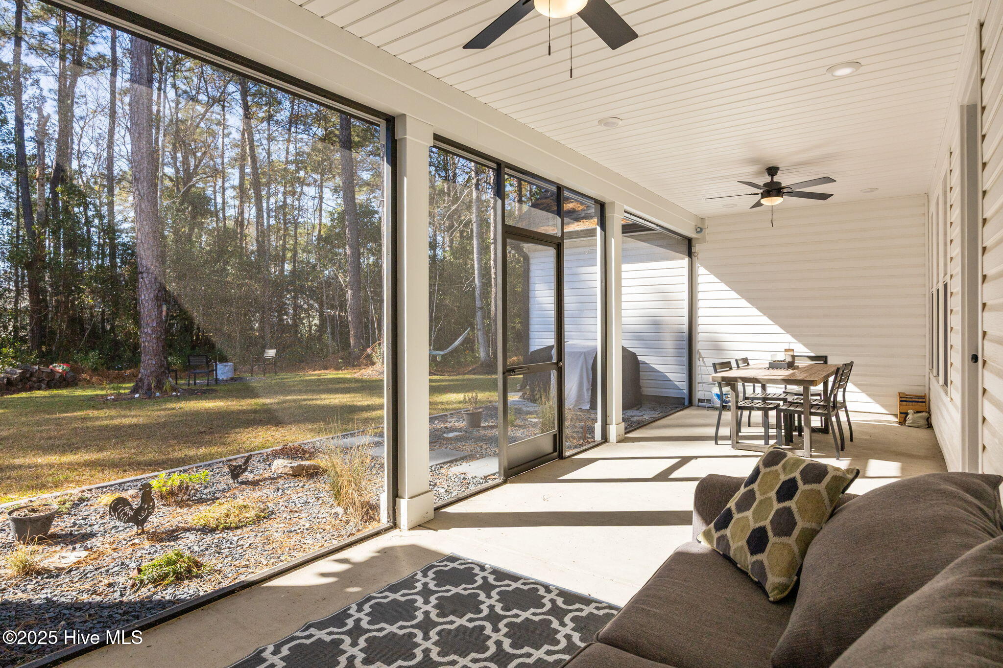 100543028 | Photo 28