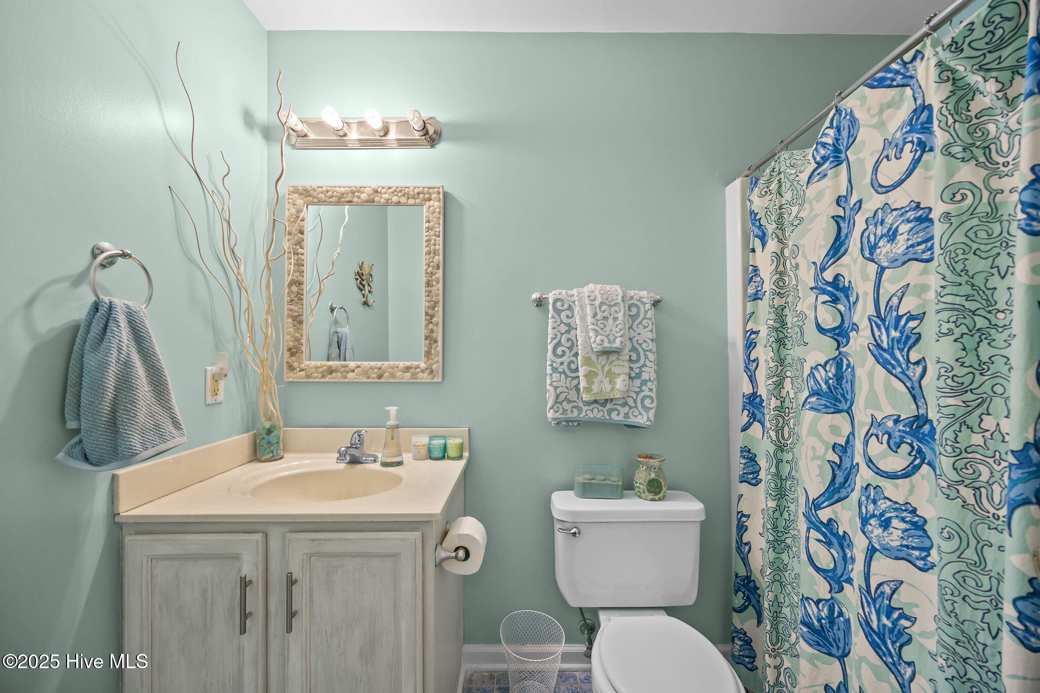 100543555 | Photo 25