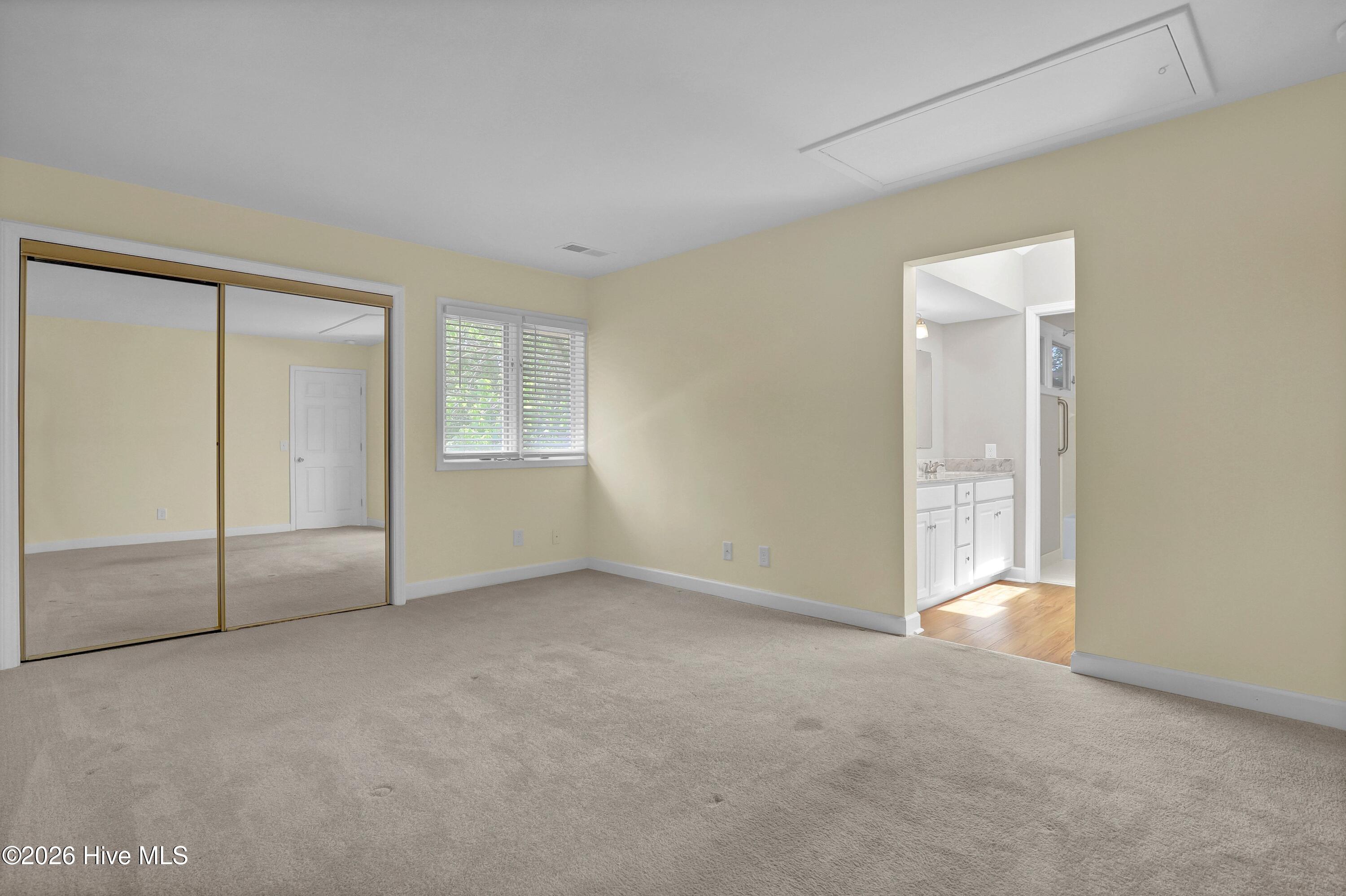 100570690 | Photo 18