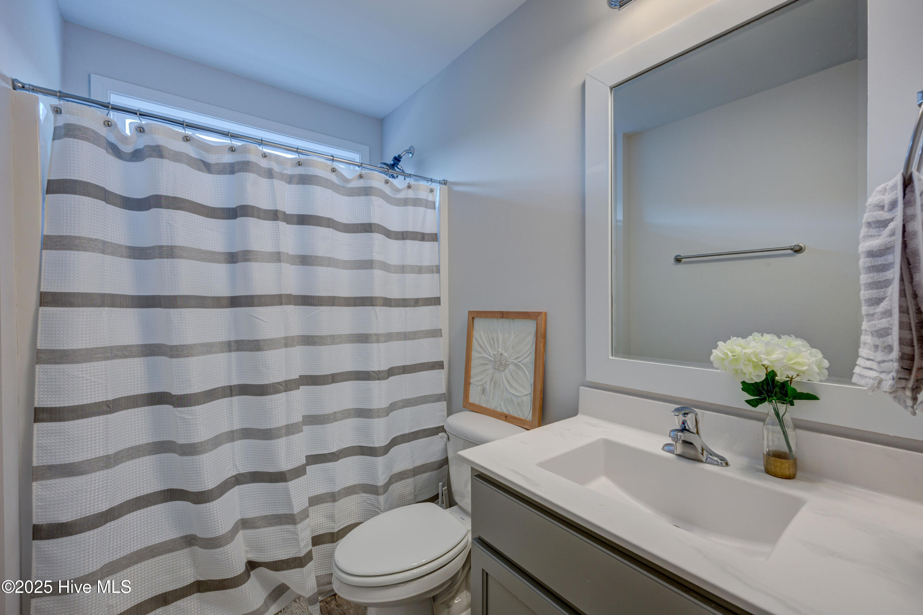 100535248 | Photo 25