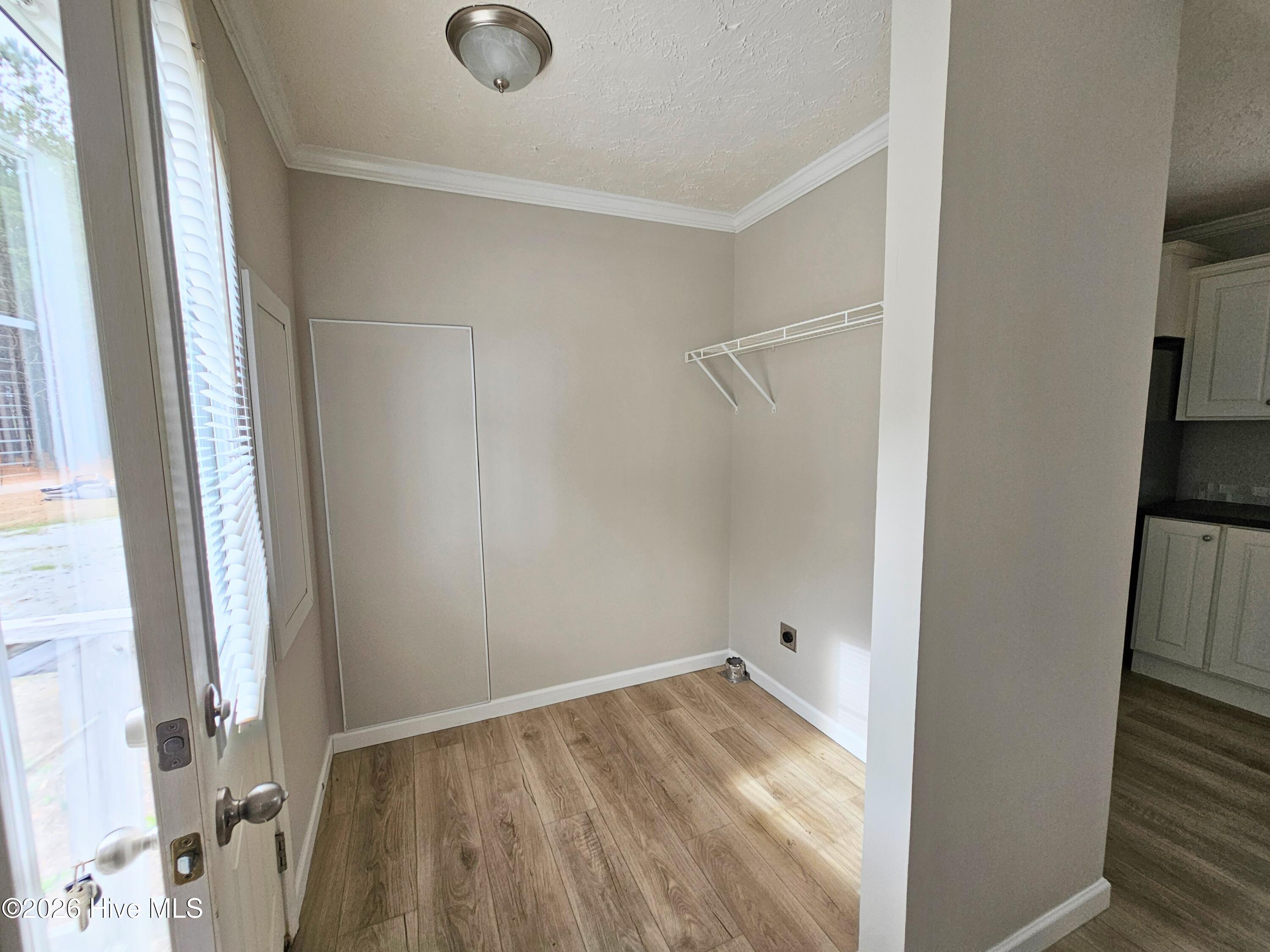 100559049 | Photo 15