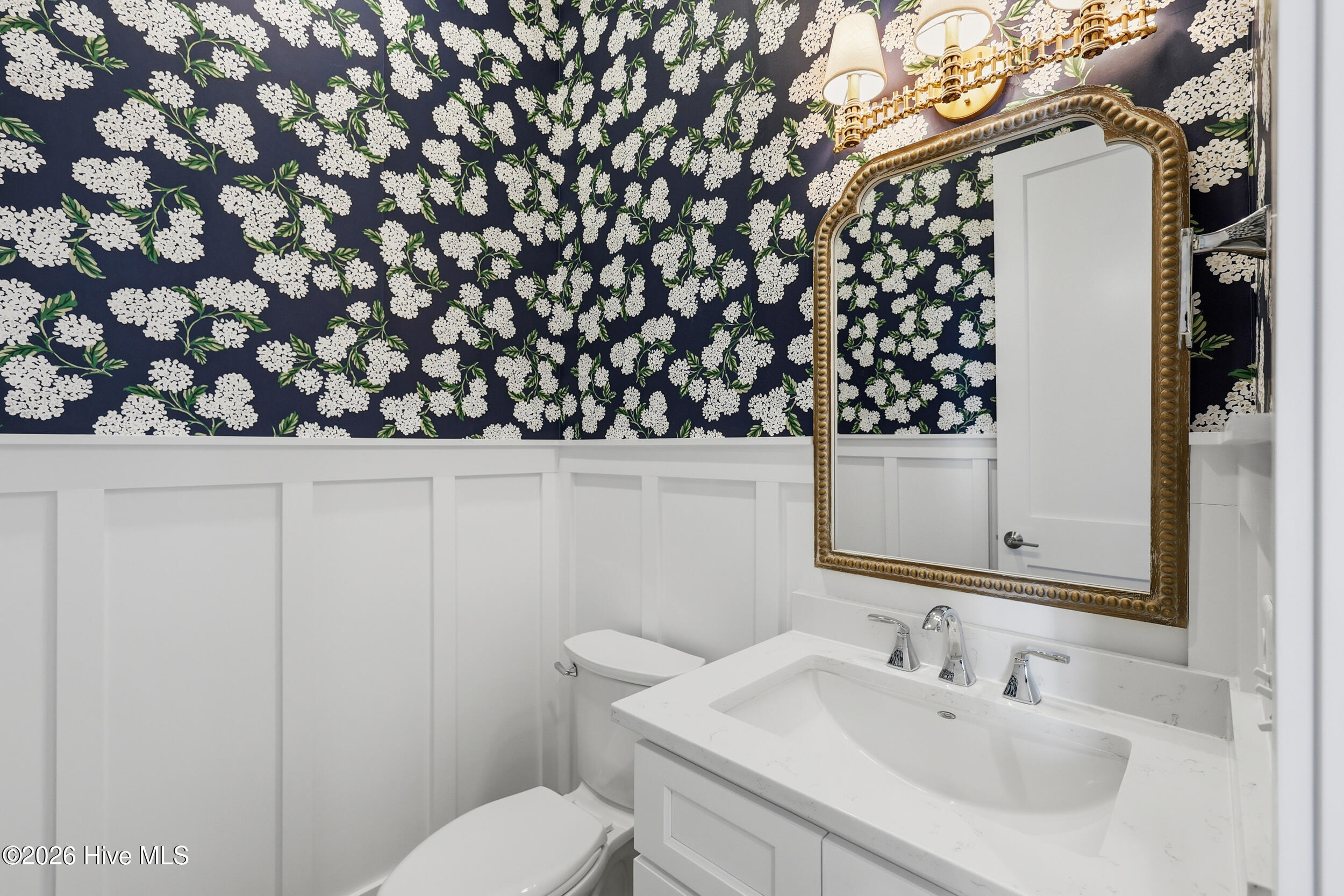 100558657 | Photo 41