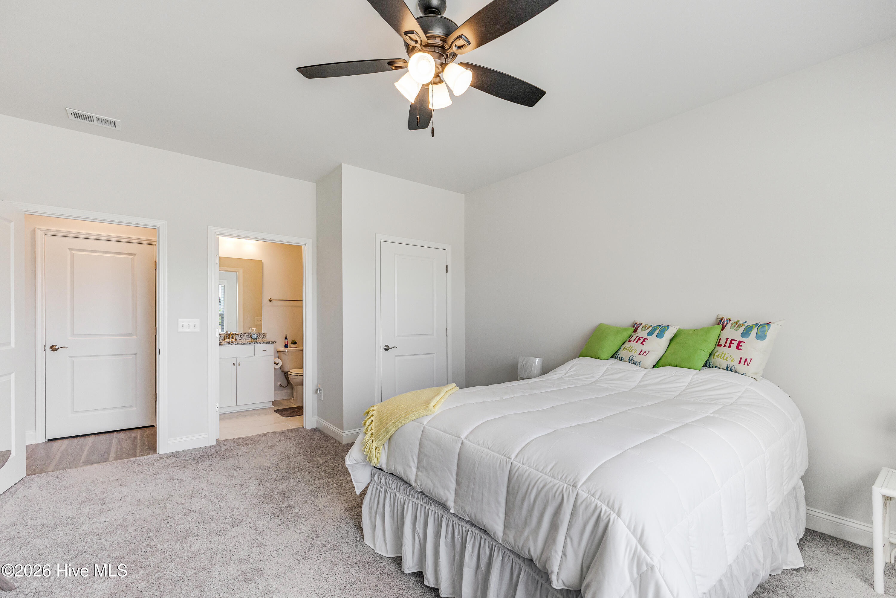 100559661 | Photo 29