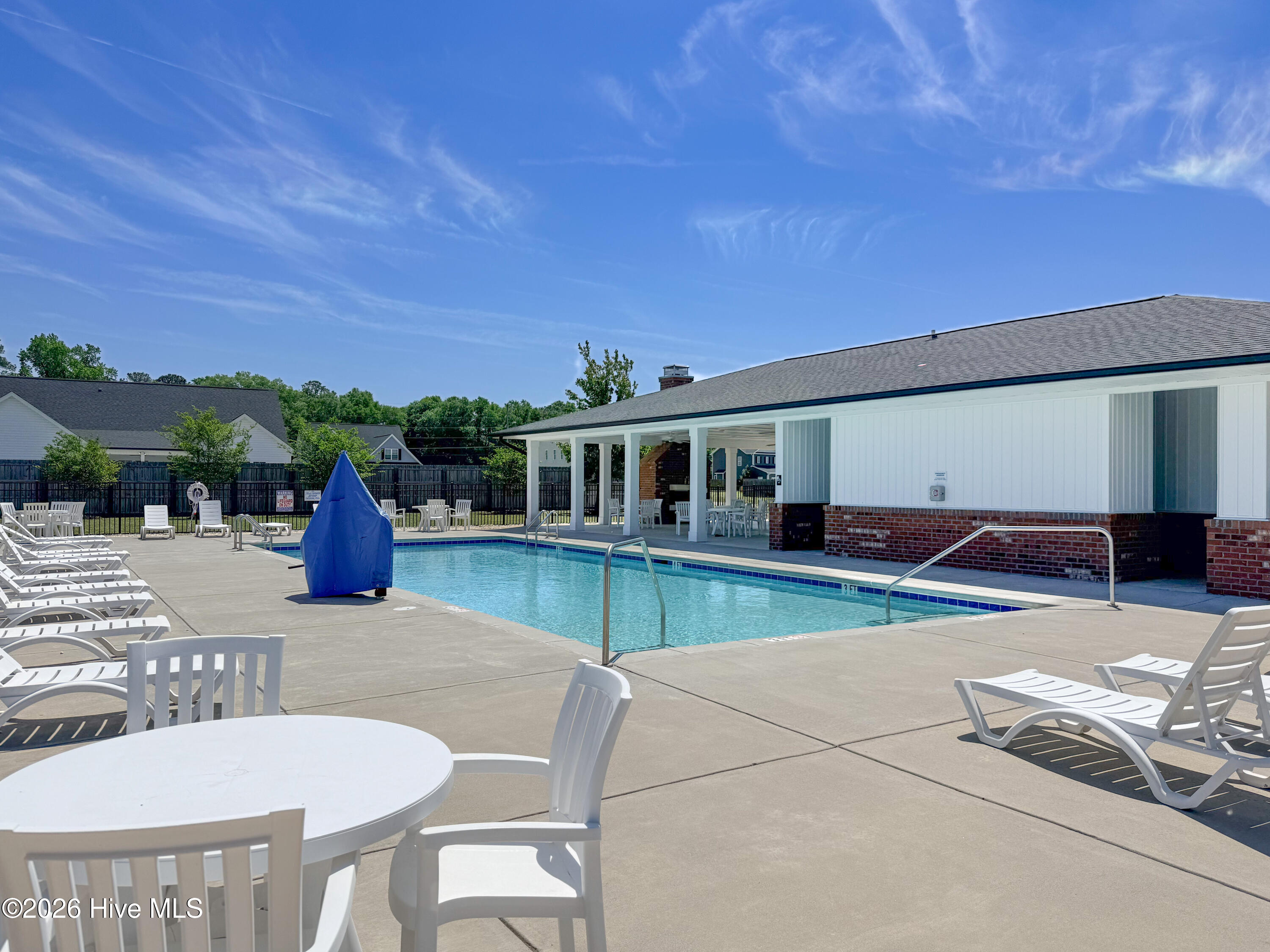 100560693 | Photo 82