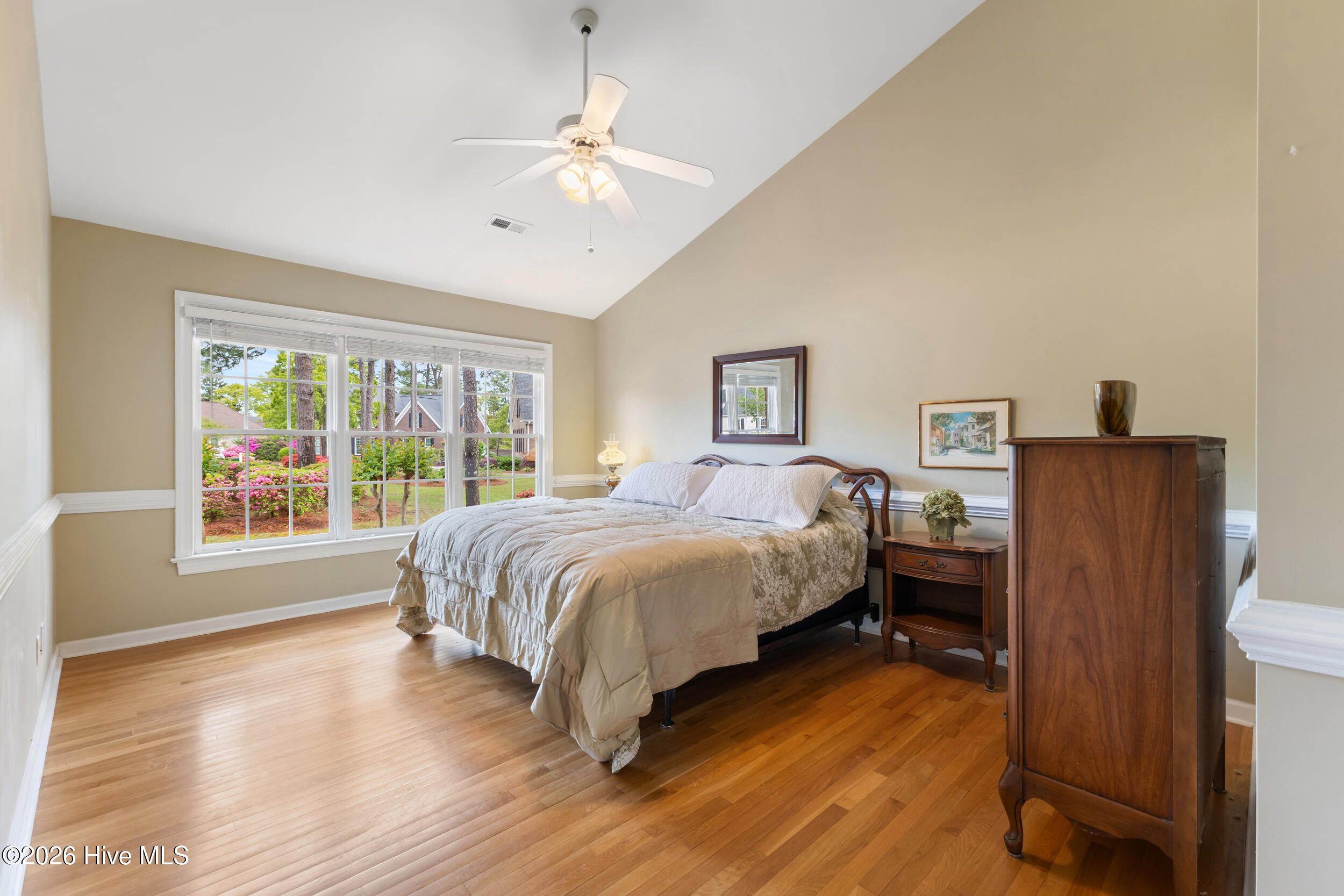 100566645 | Photo 18