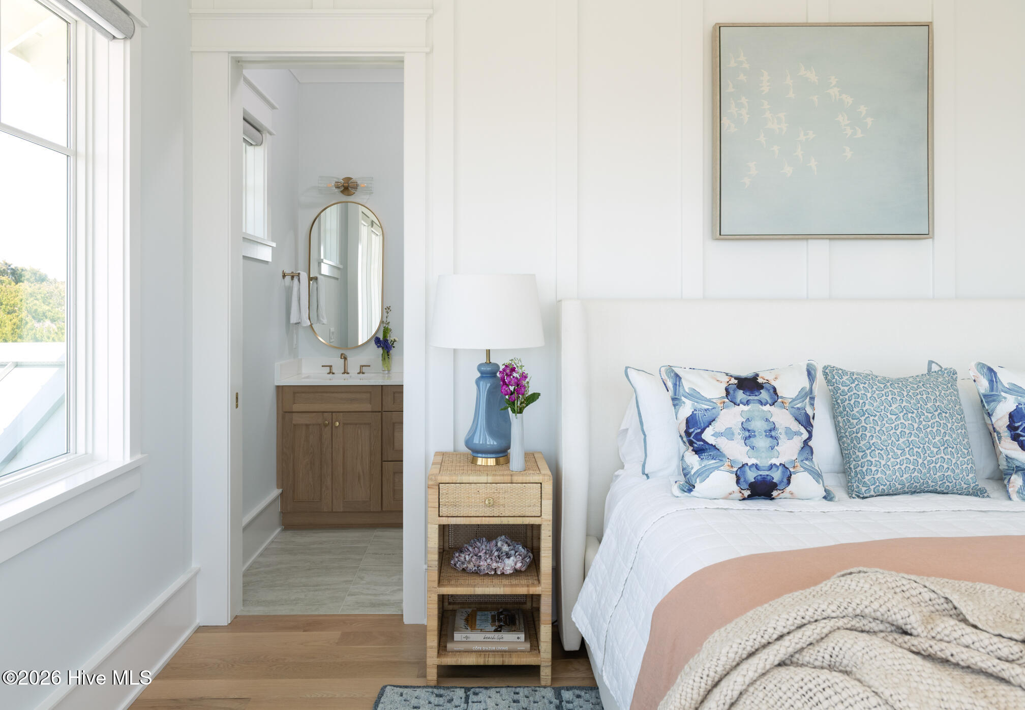 100569971 | Photo 24