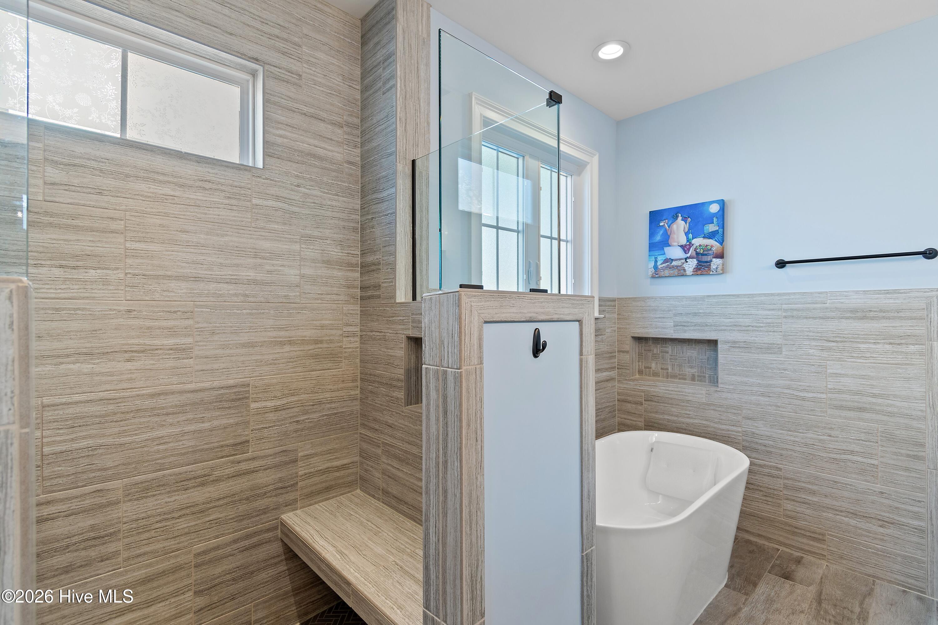 100552502 | Photo 43