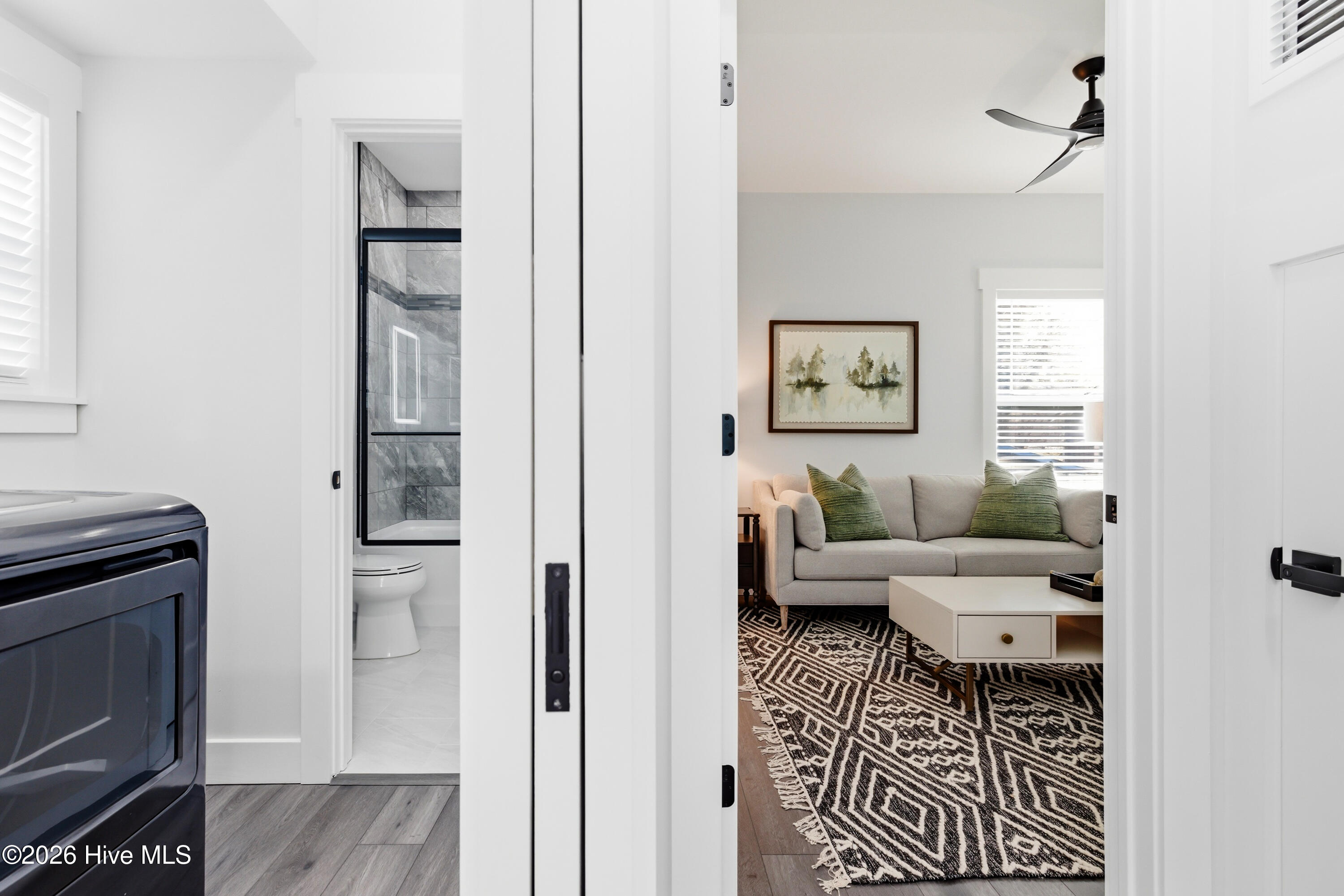 100554994 | Photo 18