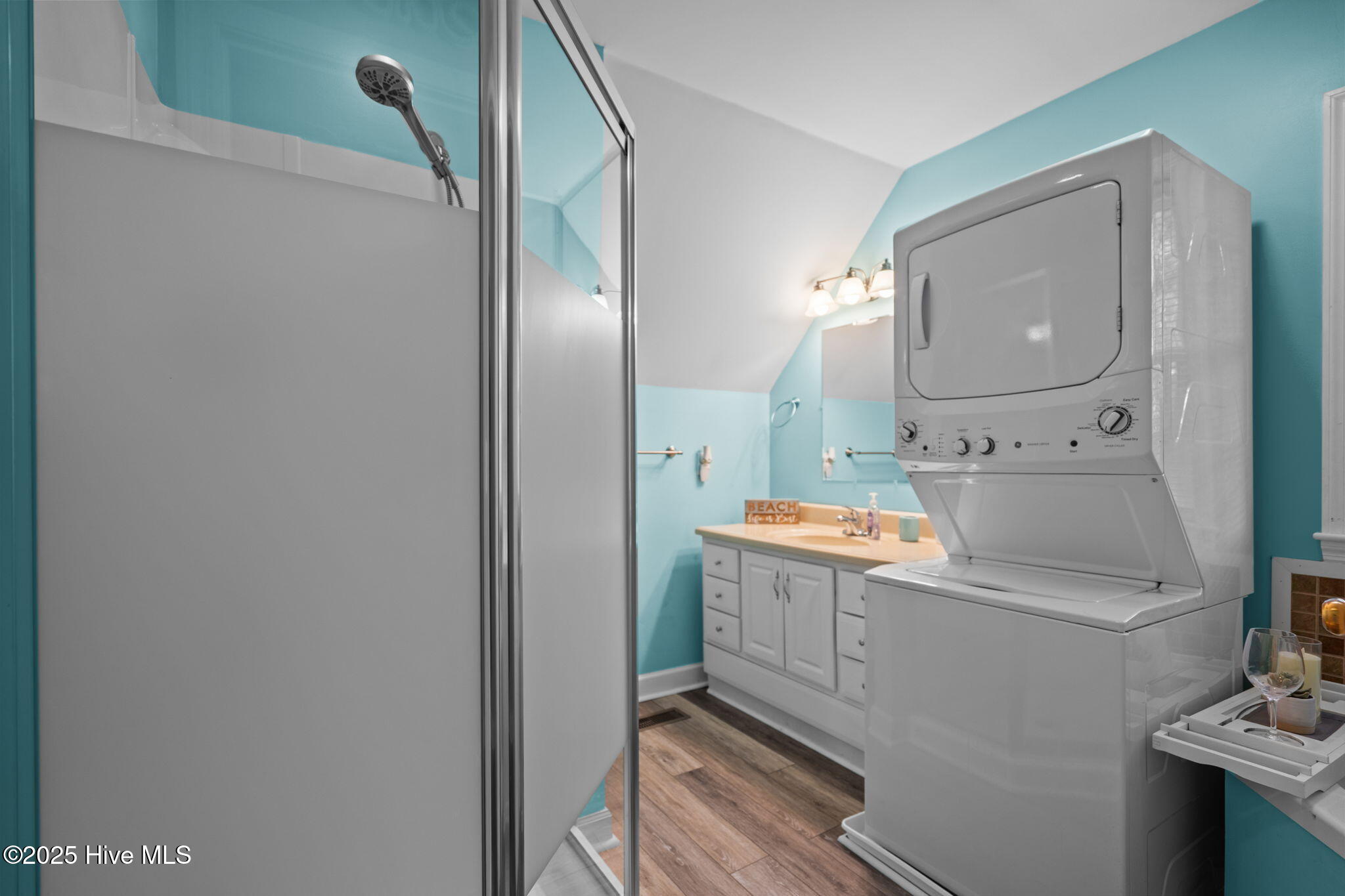 100537146 | Photo 27