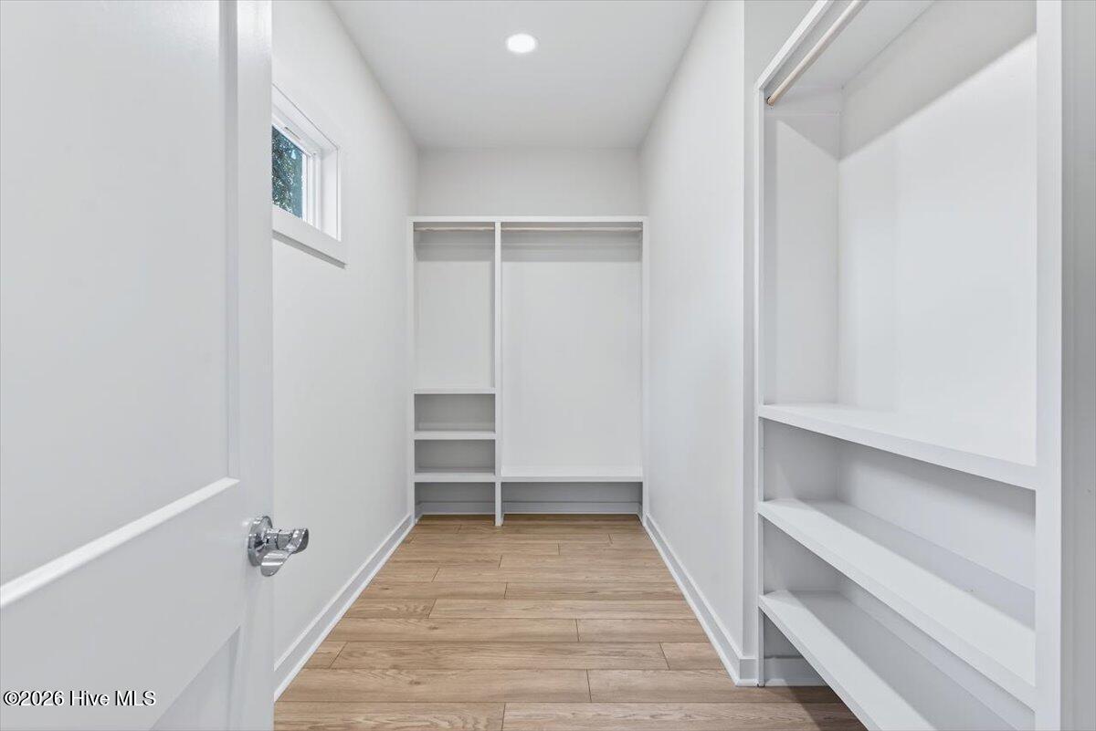 100508679 | Photo 13