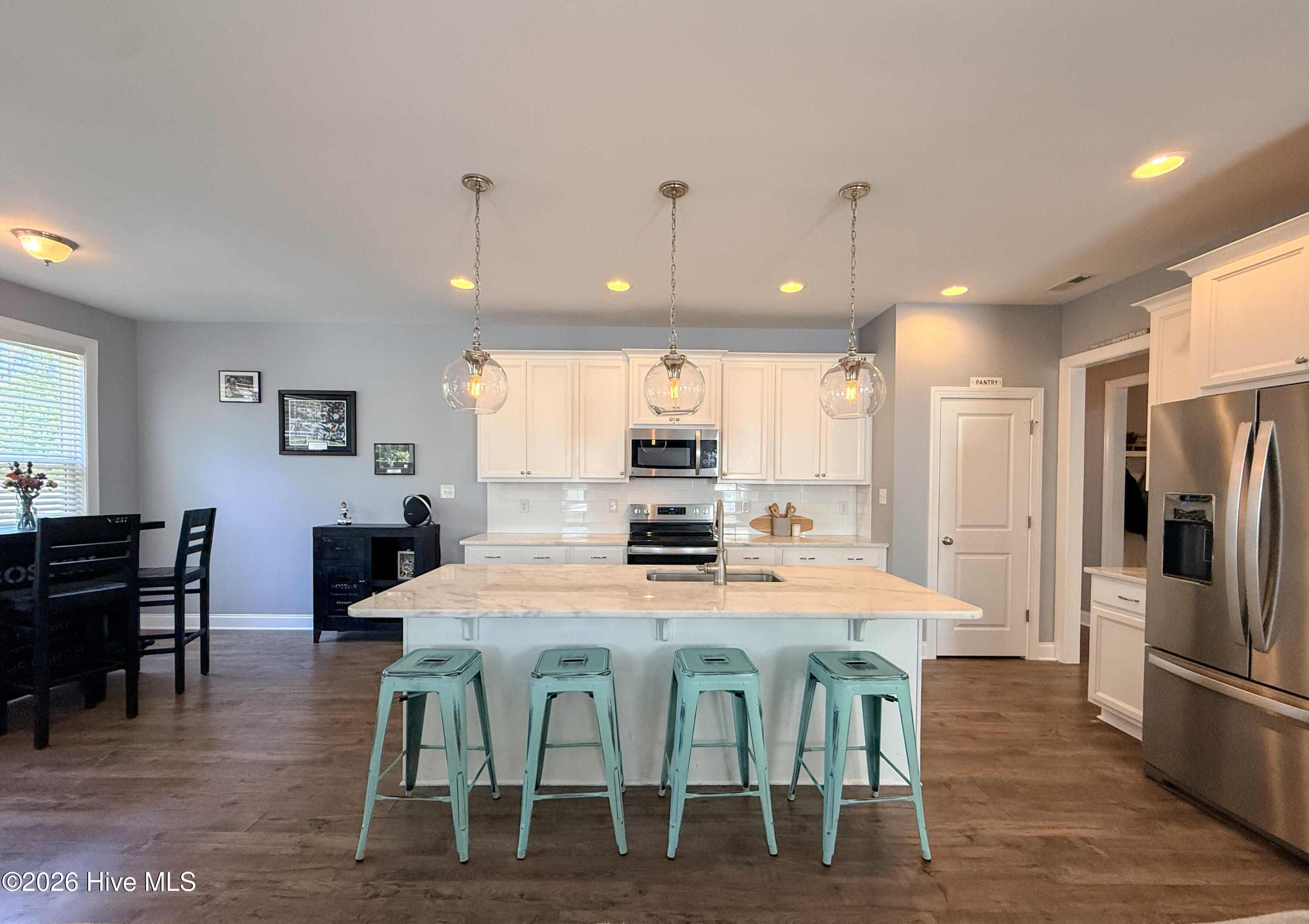 100569259 | Photo 29