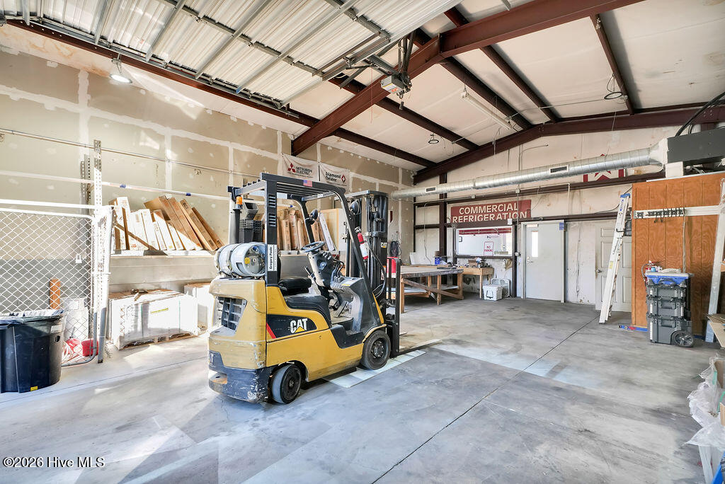 100553485 | Photo 31