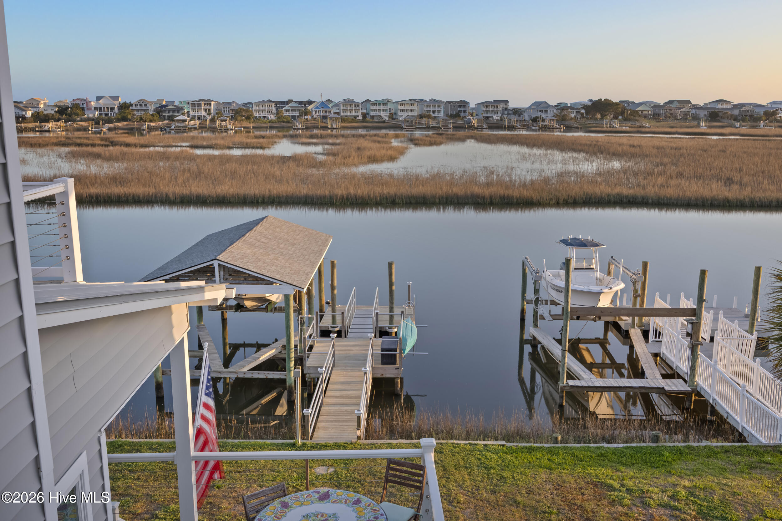 100564811 | Photo 52