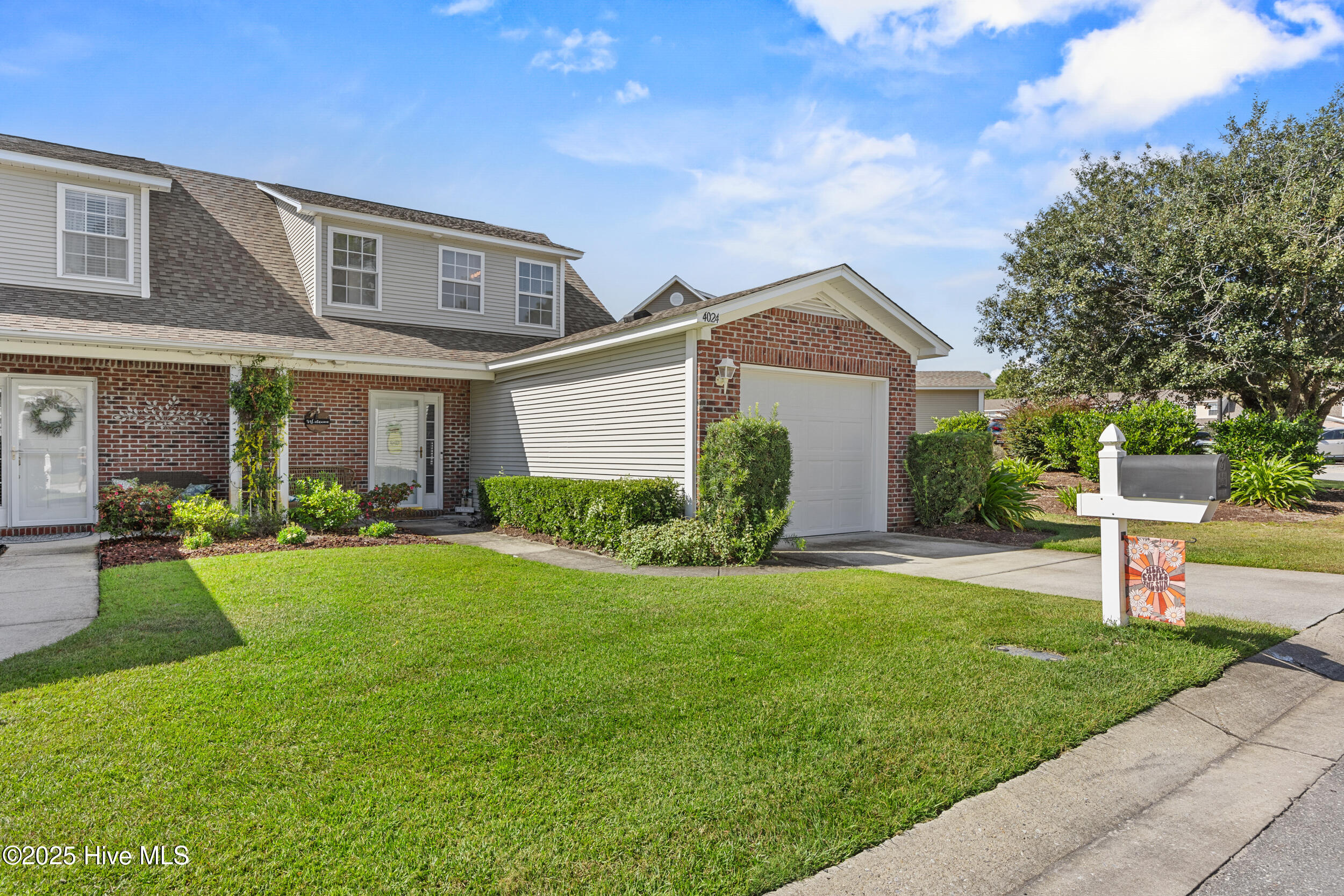 100532687 | Photo 33