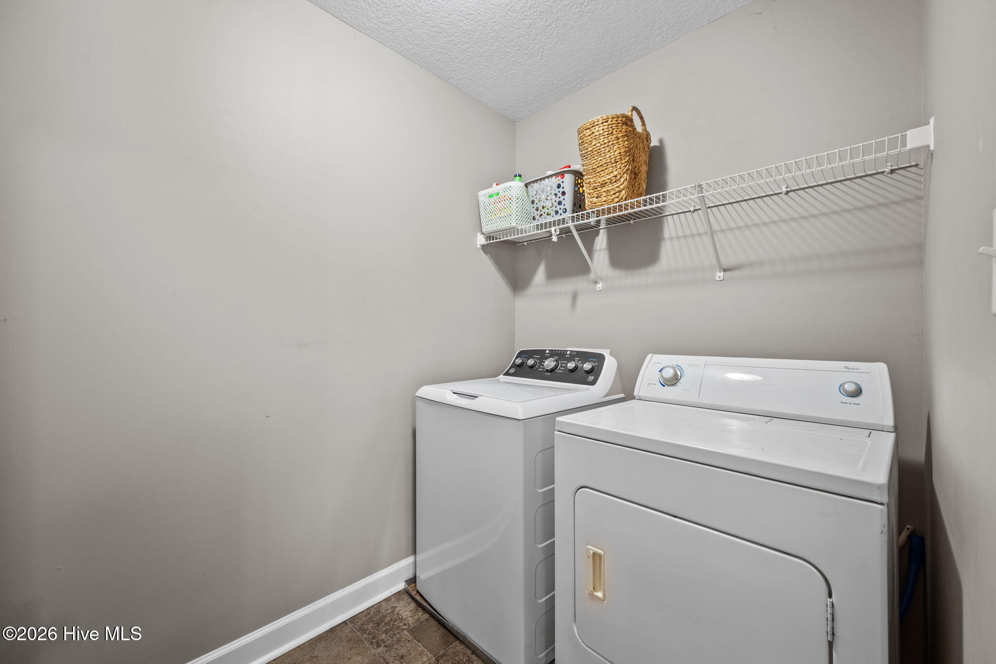 100564258 | Photo 36