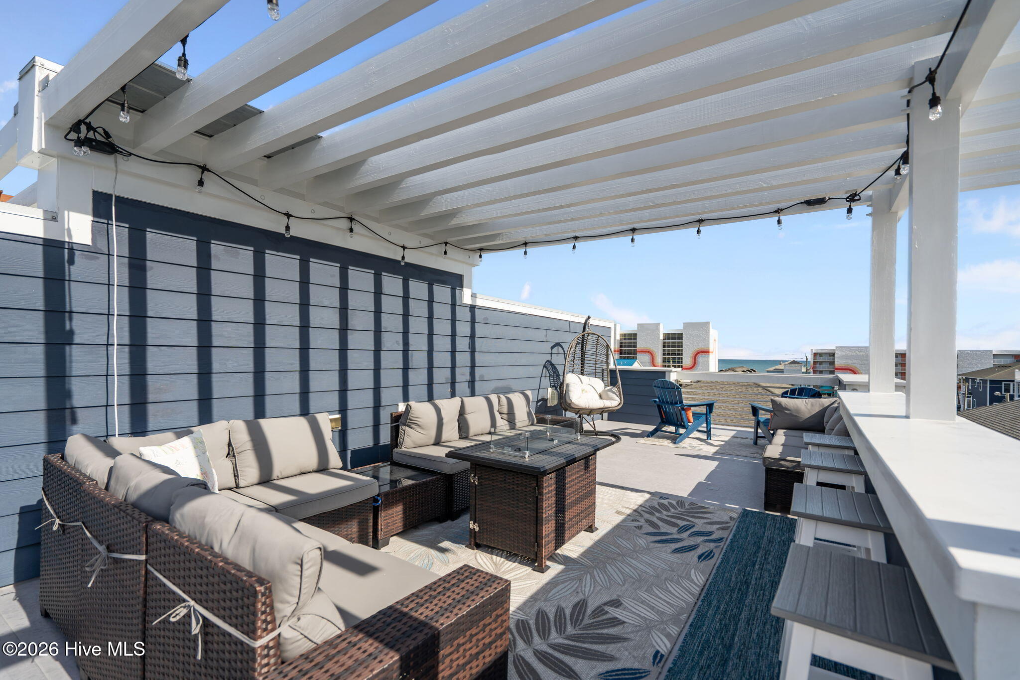 100552743 | Photo 43