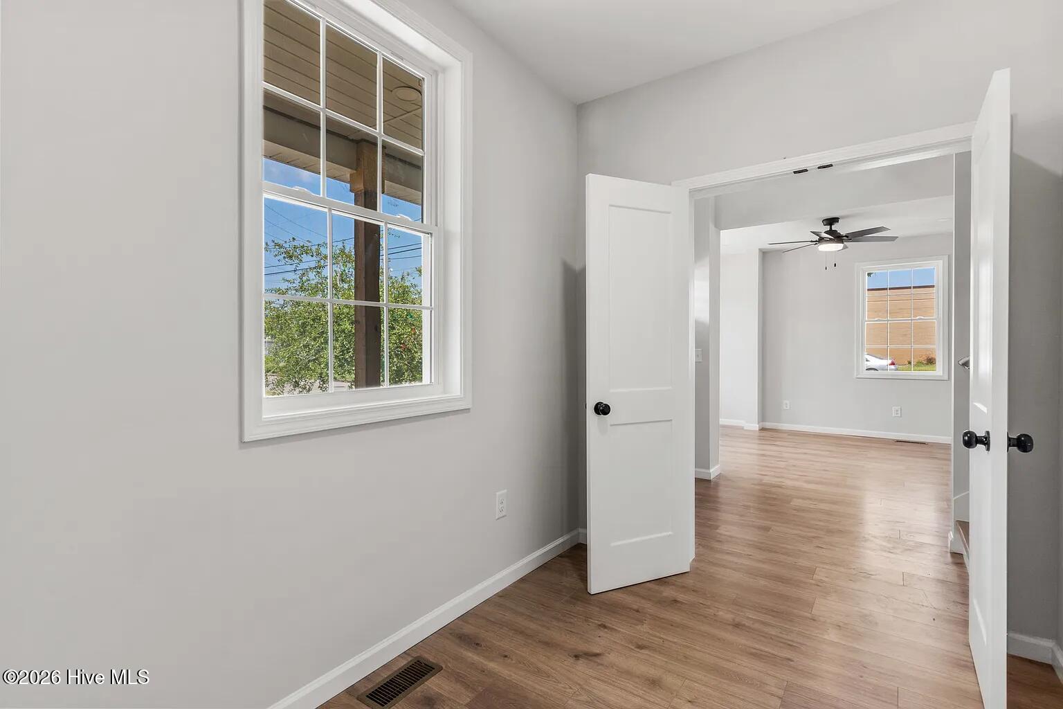 100569106 | Photo 26