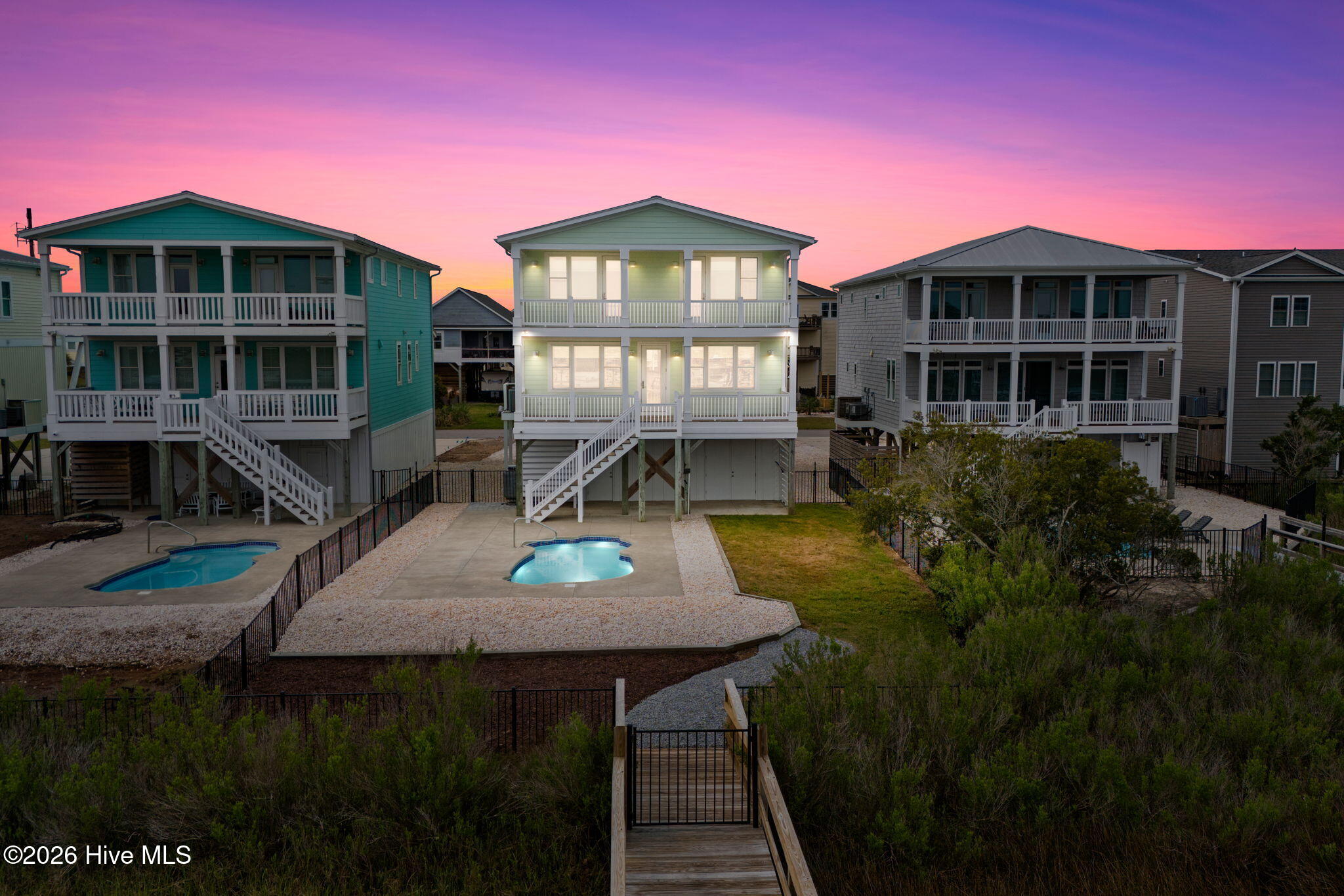 100564360 | Photo 62