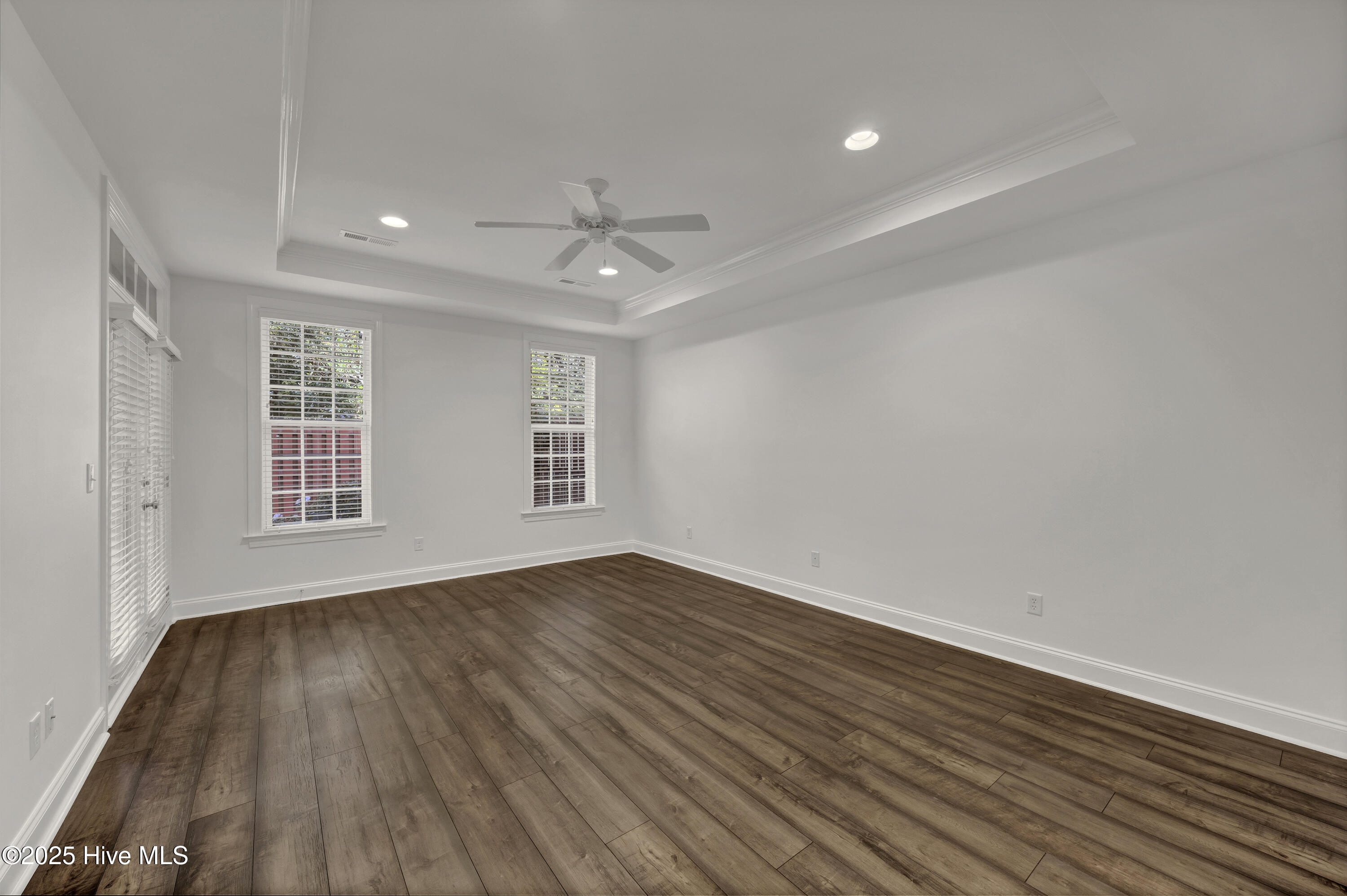 100543175 | Photo 13