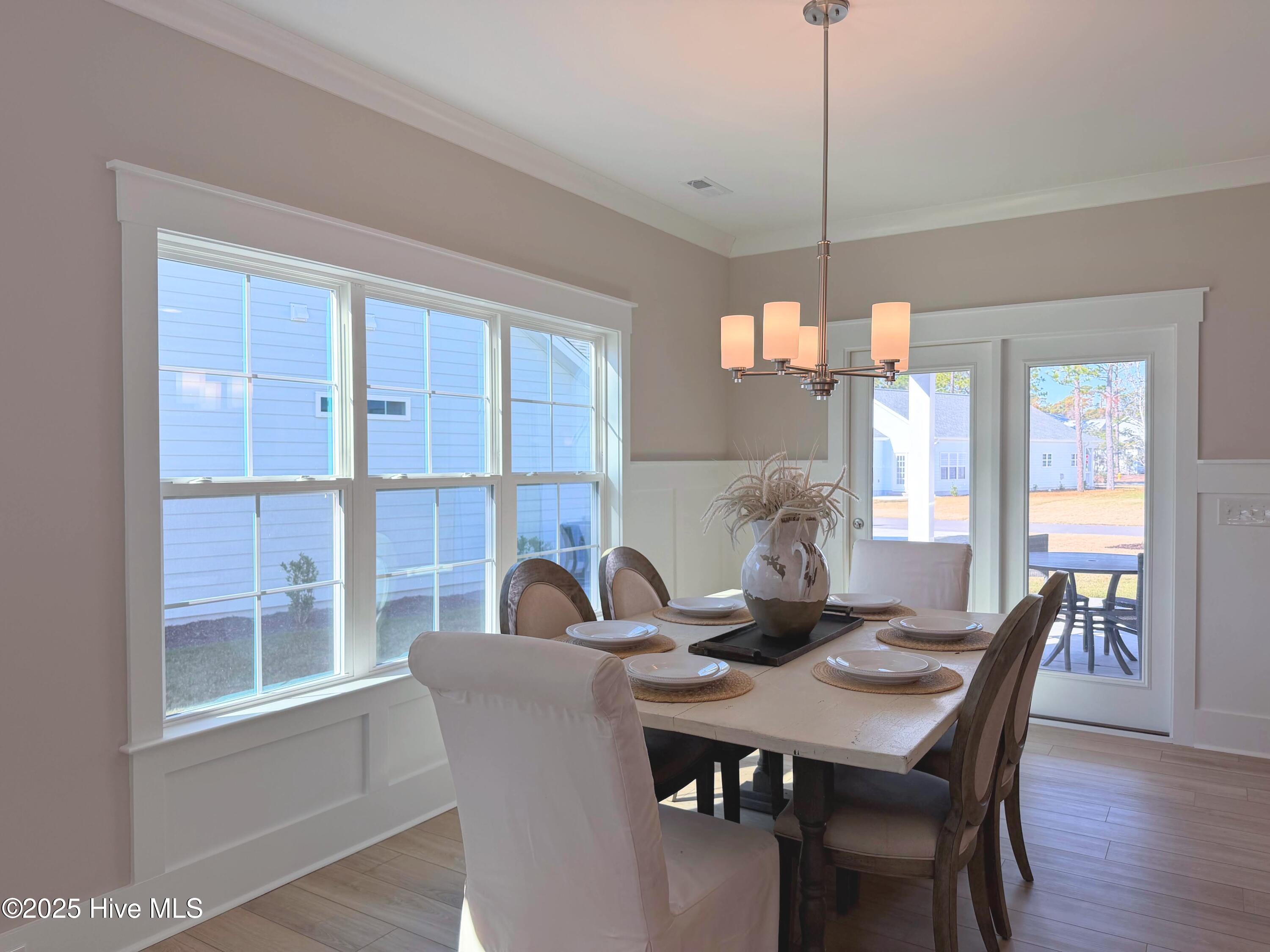 100530293 | Photo 10